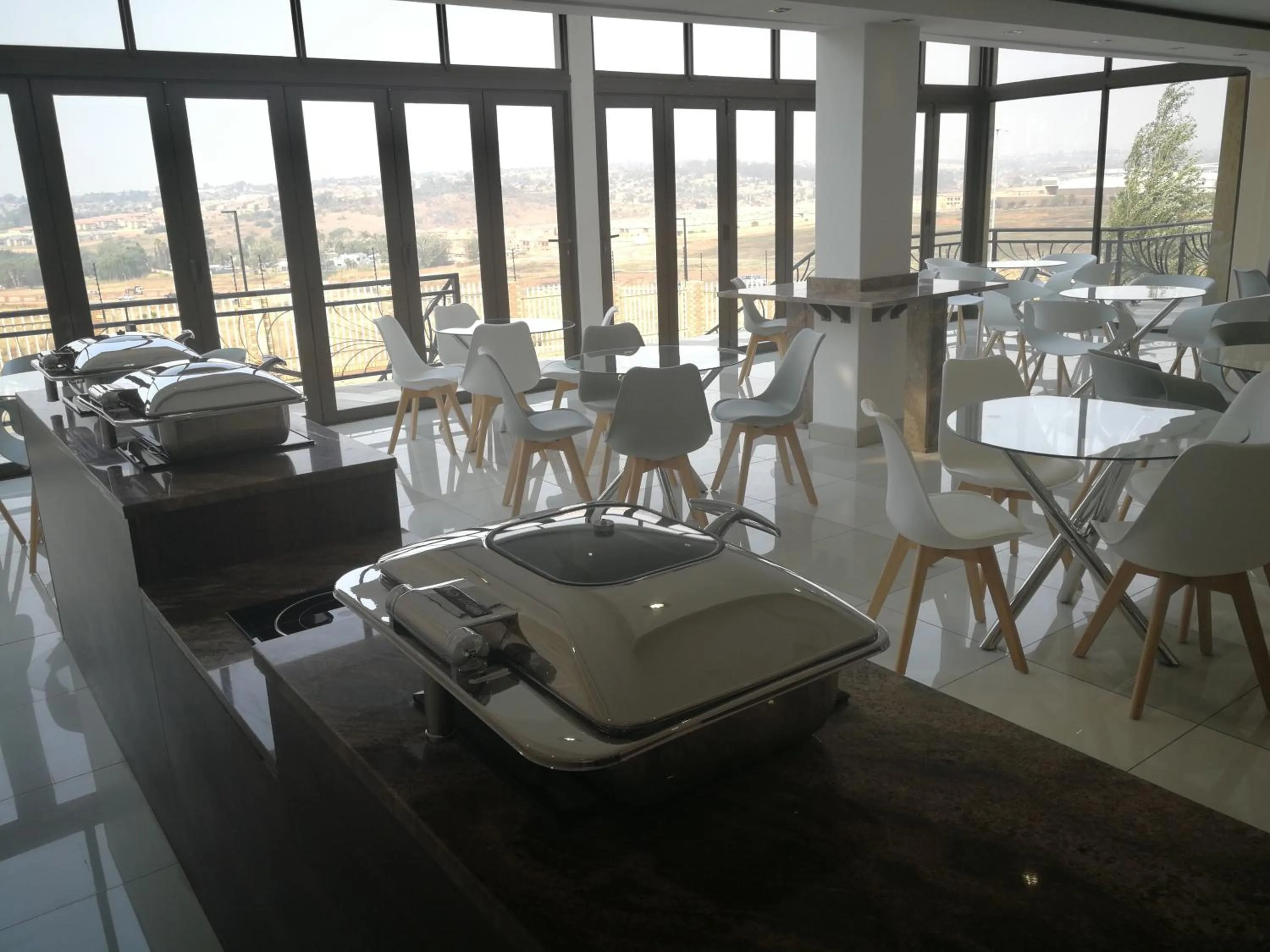 Breakfast in Eagle Nest Luxury Accommodation