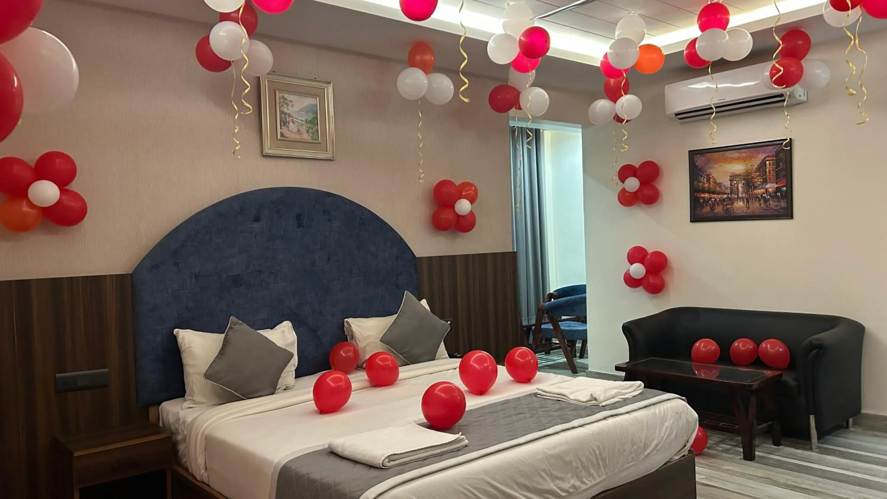 Bedroom, Bed in Raksha Suites & Banquet Greater Noida