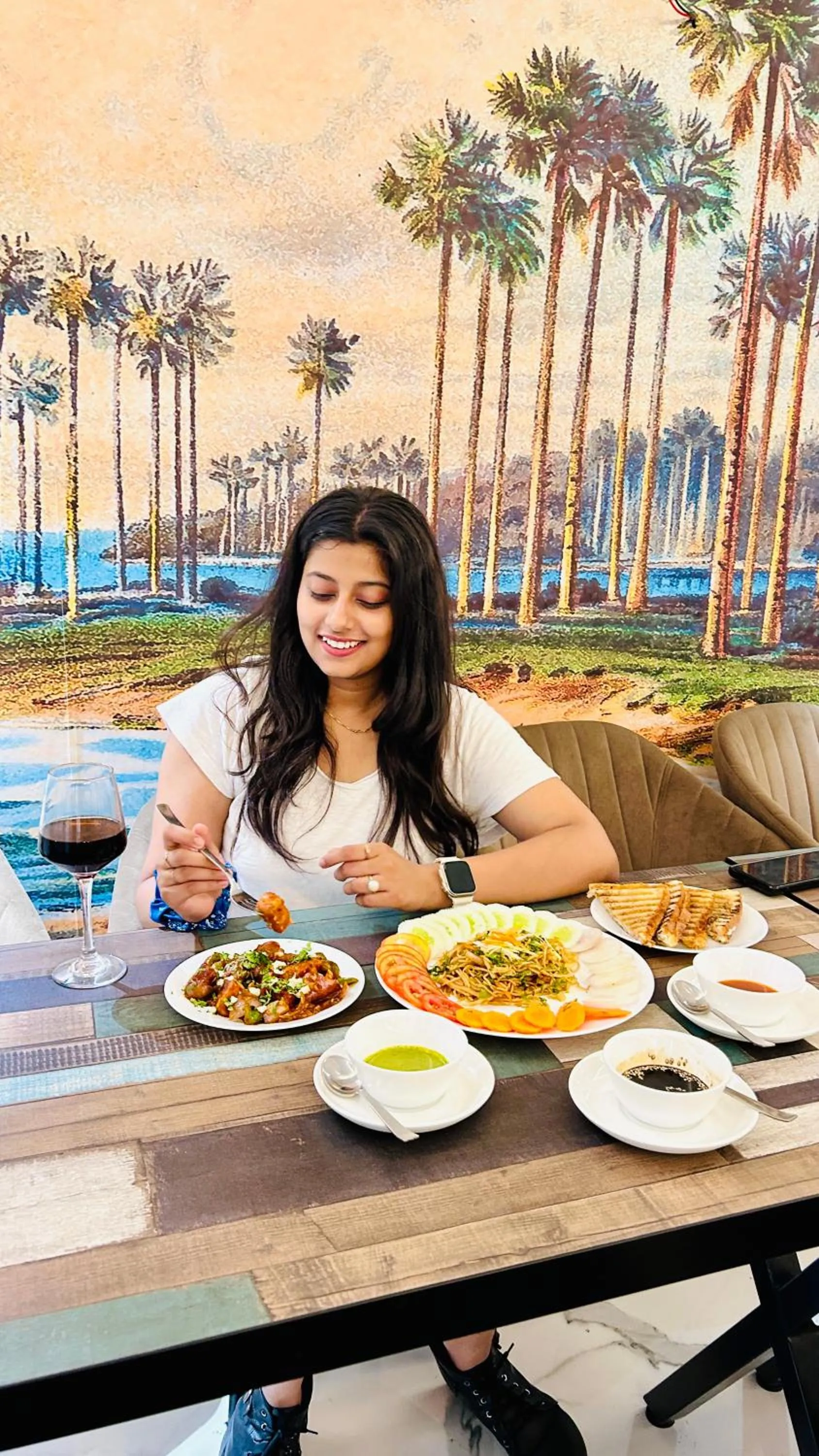 Restaurant/places to eat in Raksha Suites & Banquet Greater Noida