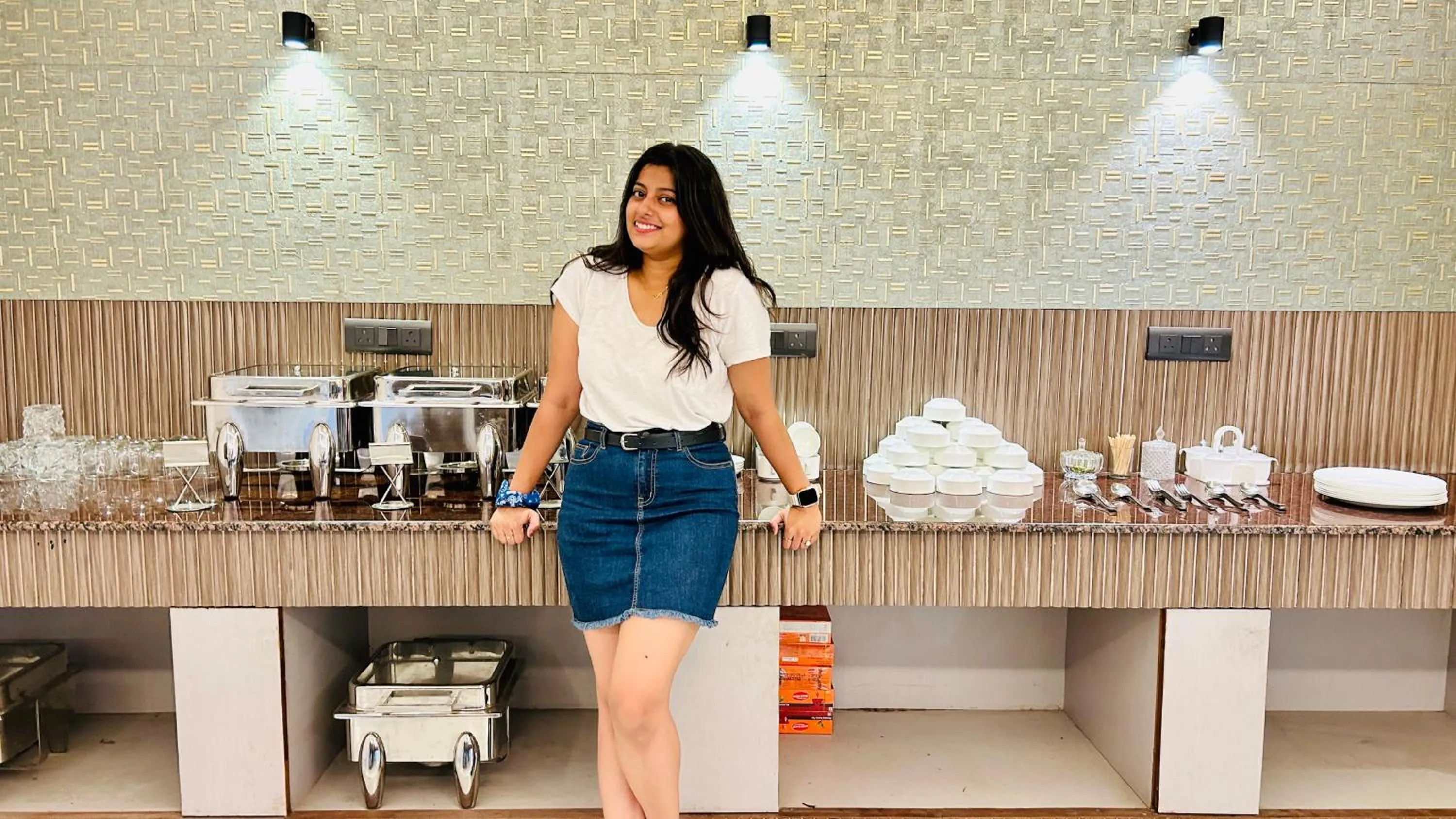 Restaurant/places to eat in Raksha Suites & Banquet Greater Noida