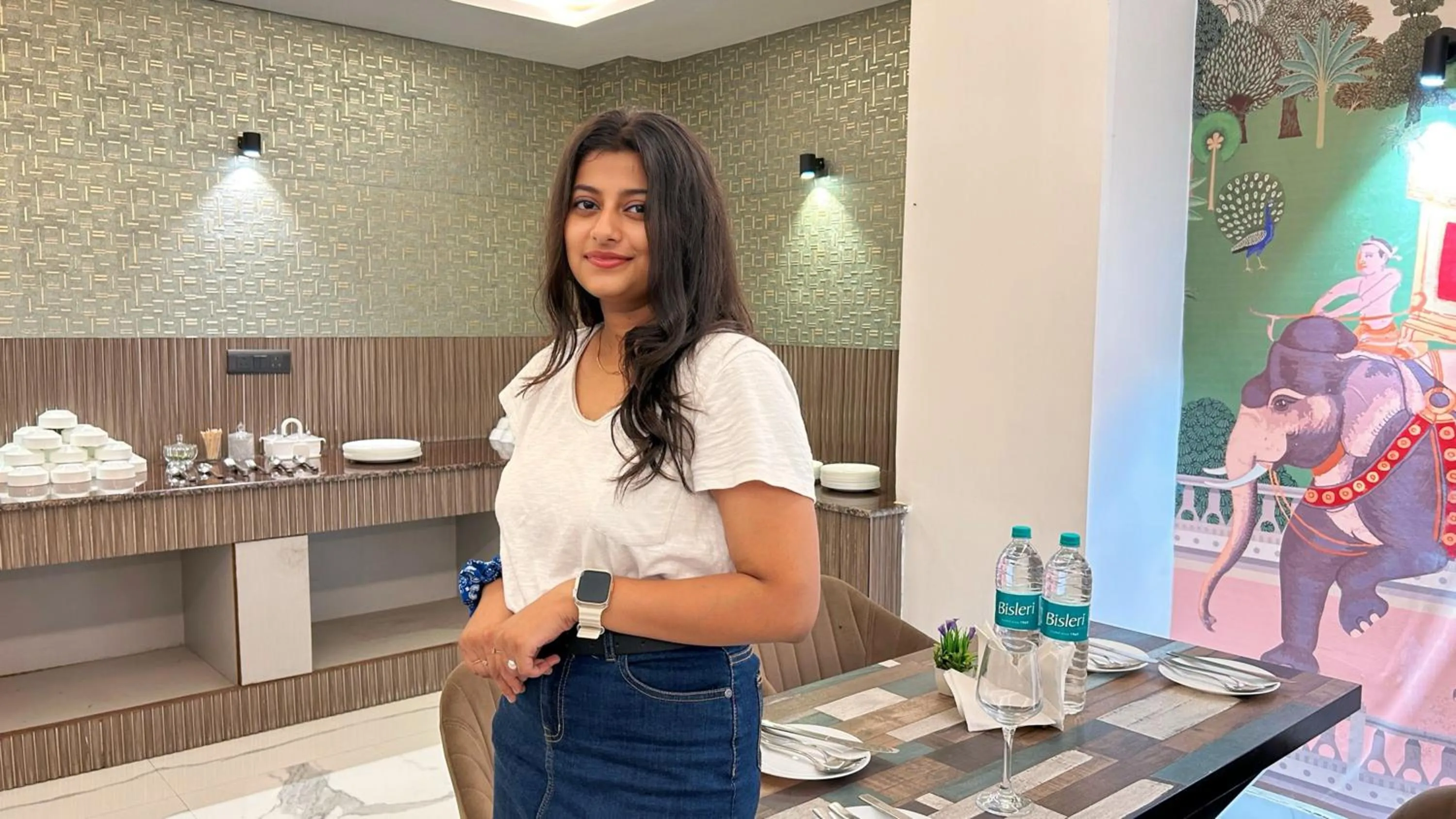 Restaurant/places to eat in Raksha Suites & Banquet Greater Noida