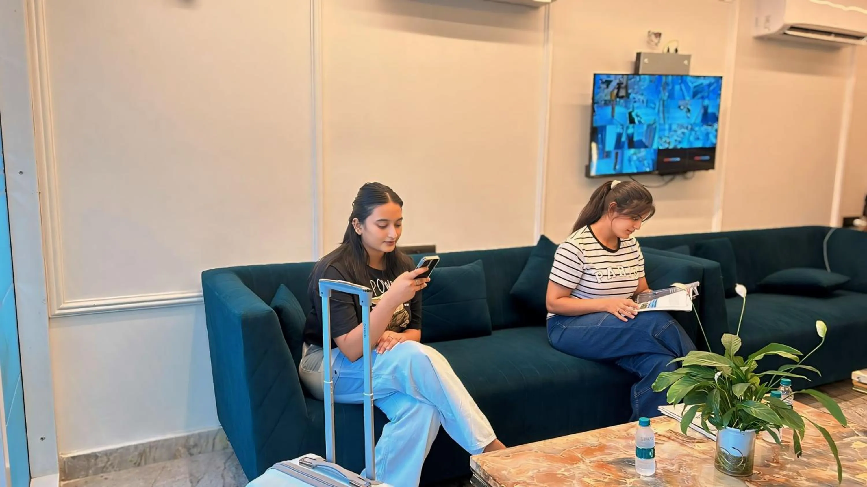 Lobby or reception in Raksha Suites & Banquet Greater Noida