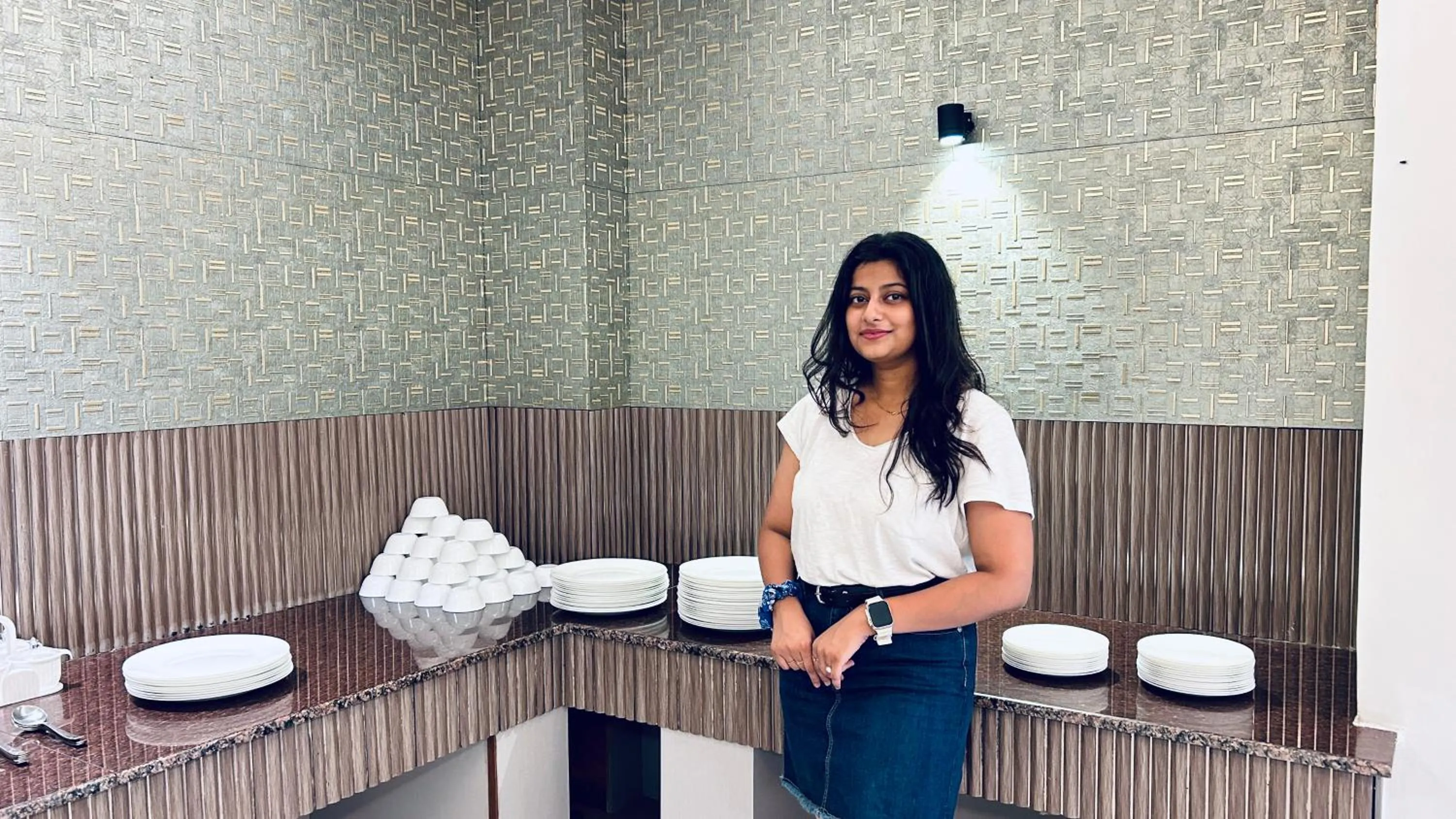 Restaurant/places to eat in Raksha Suites & Banquet Greater Noida