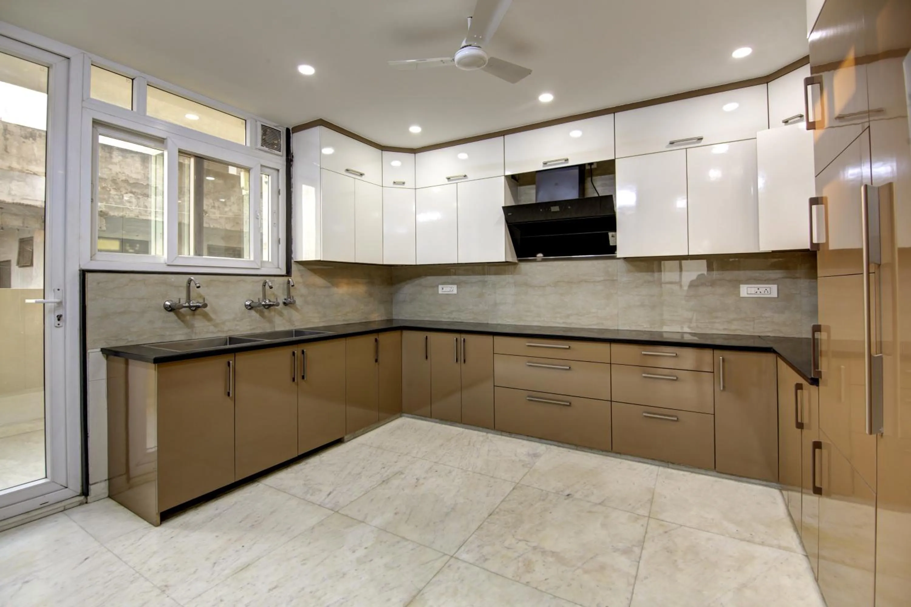 kitchen in SONESTA LUXURY APARTMENT