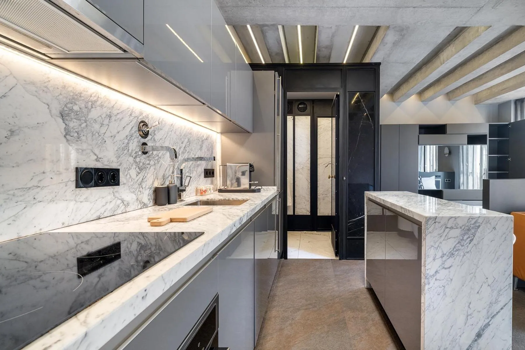 Kitchen or kitchenette in RA Apartments