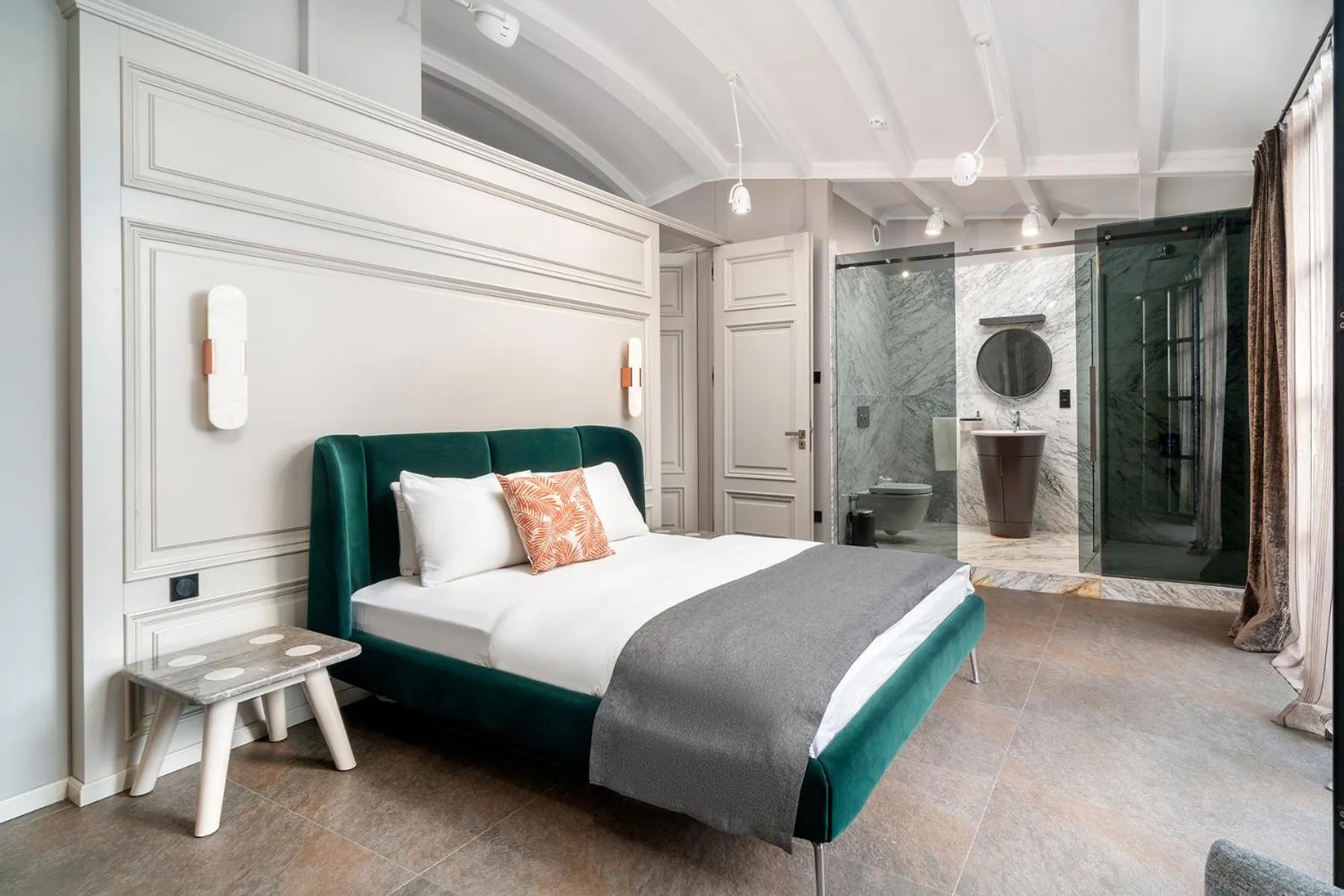 Bed in RA Apartments