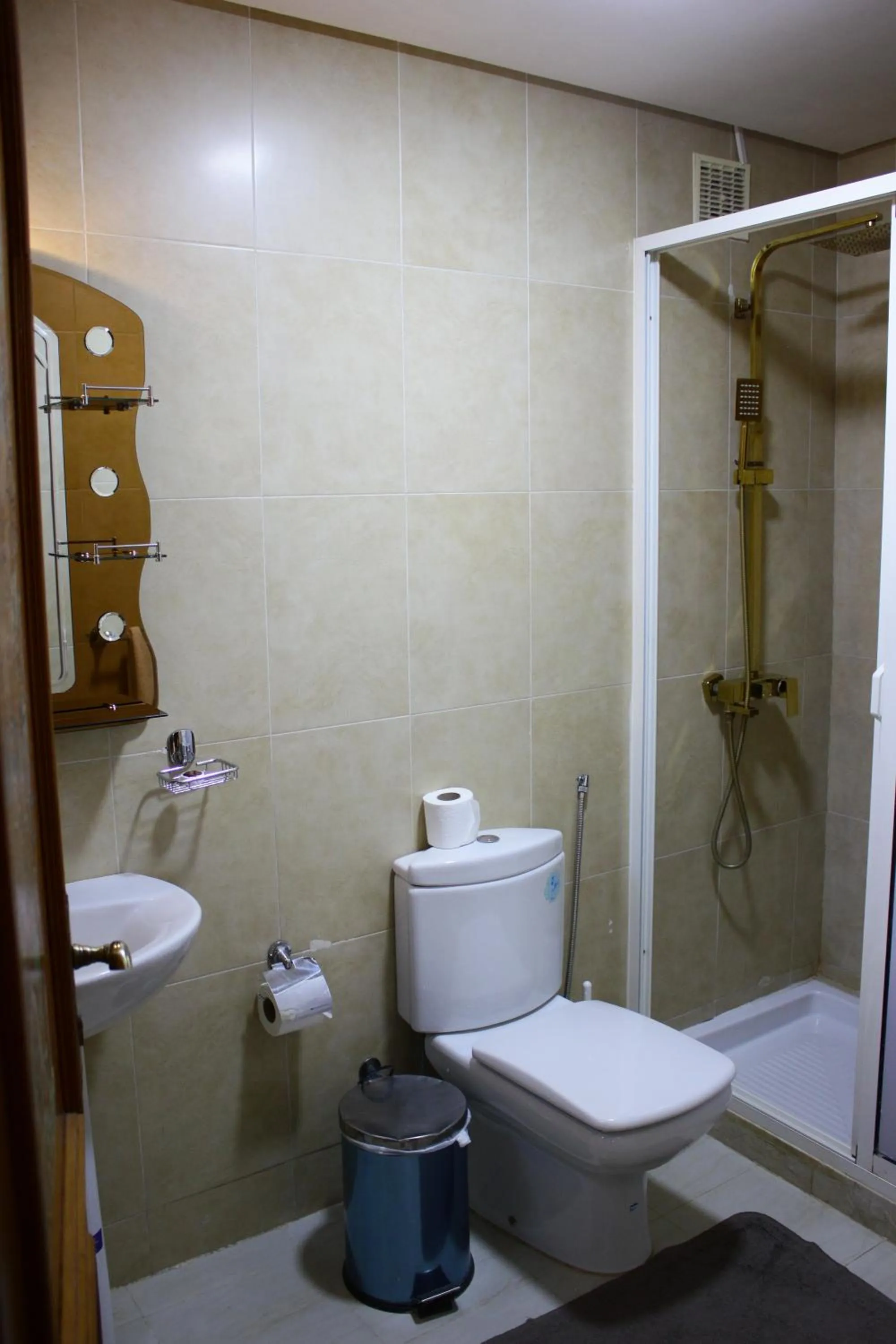 Shower in Riad Noumidya