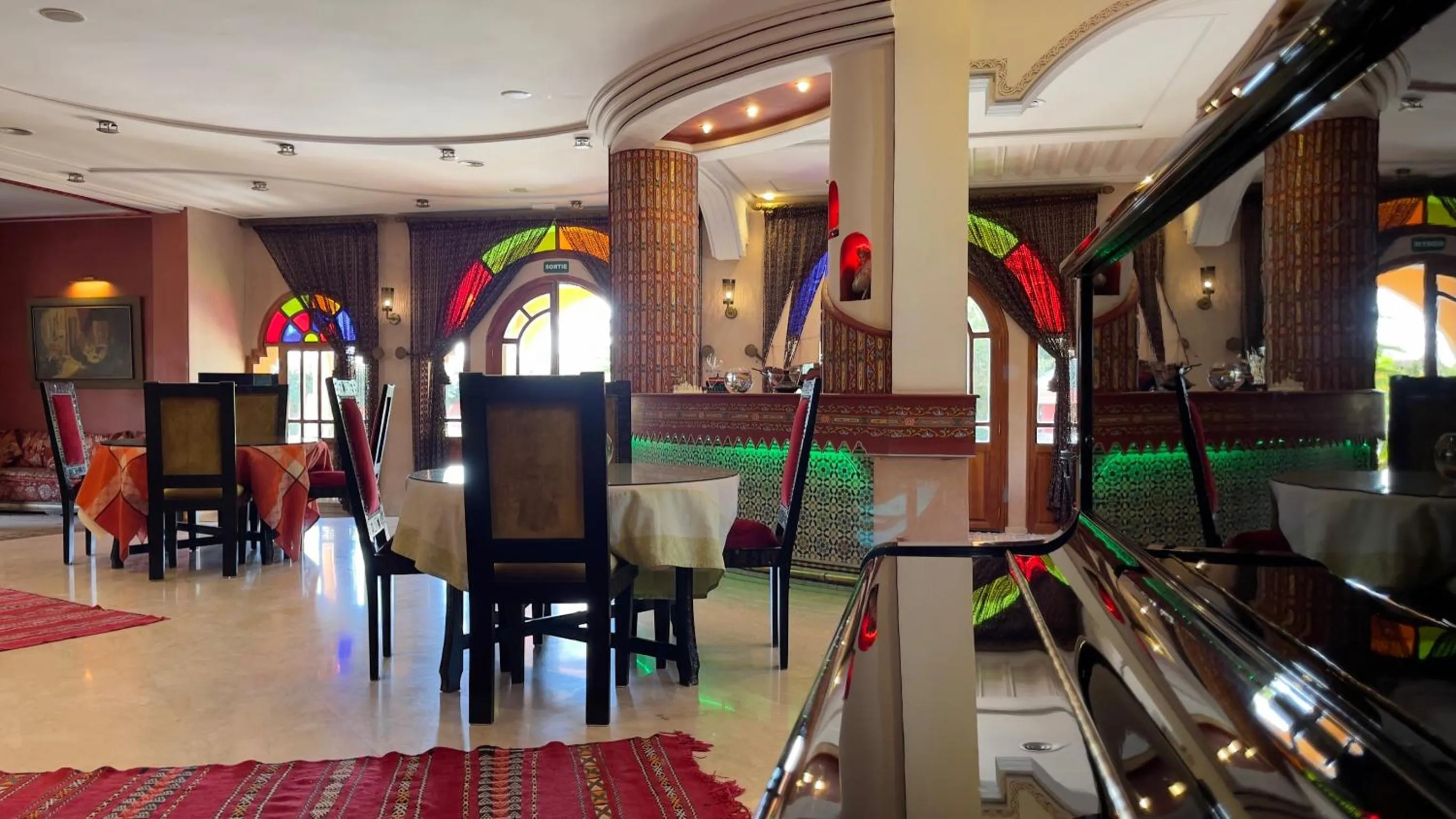 Restaurant/places to eat in Riad Noumidya