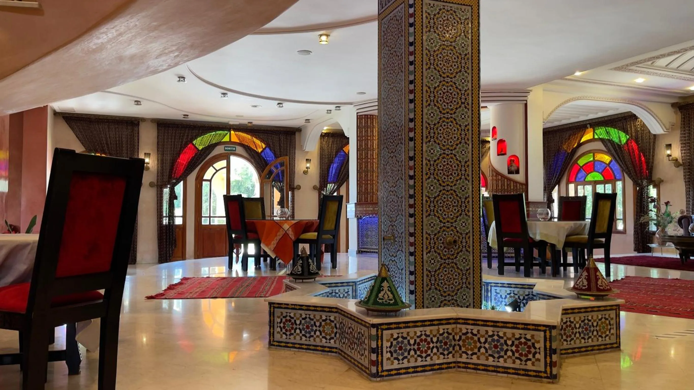 Restaurant/places to eat in Riad Noumidya