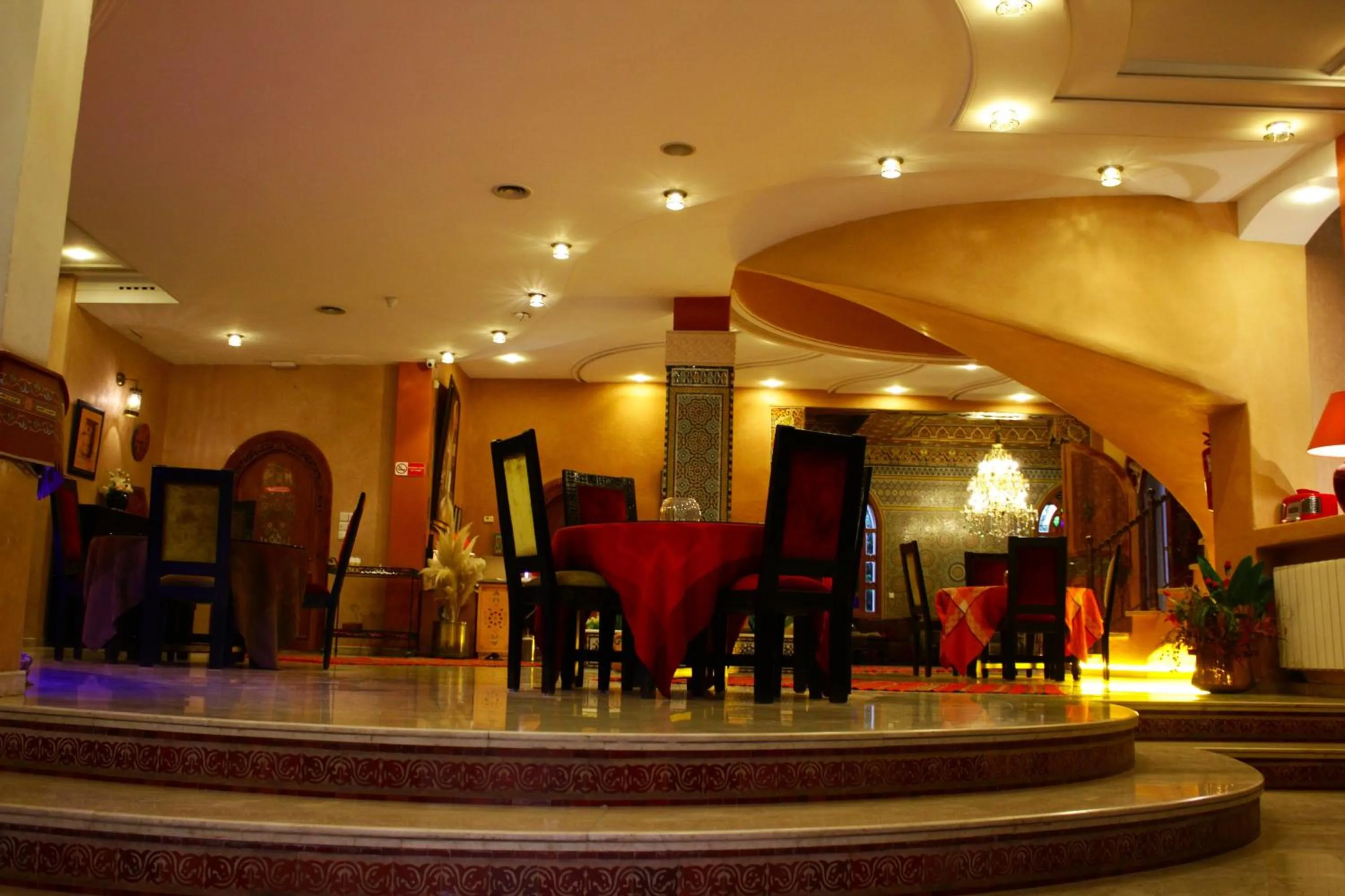 Restaurant/places to eat in Riad Noumidya