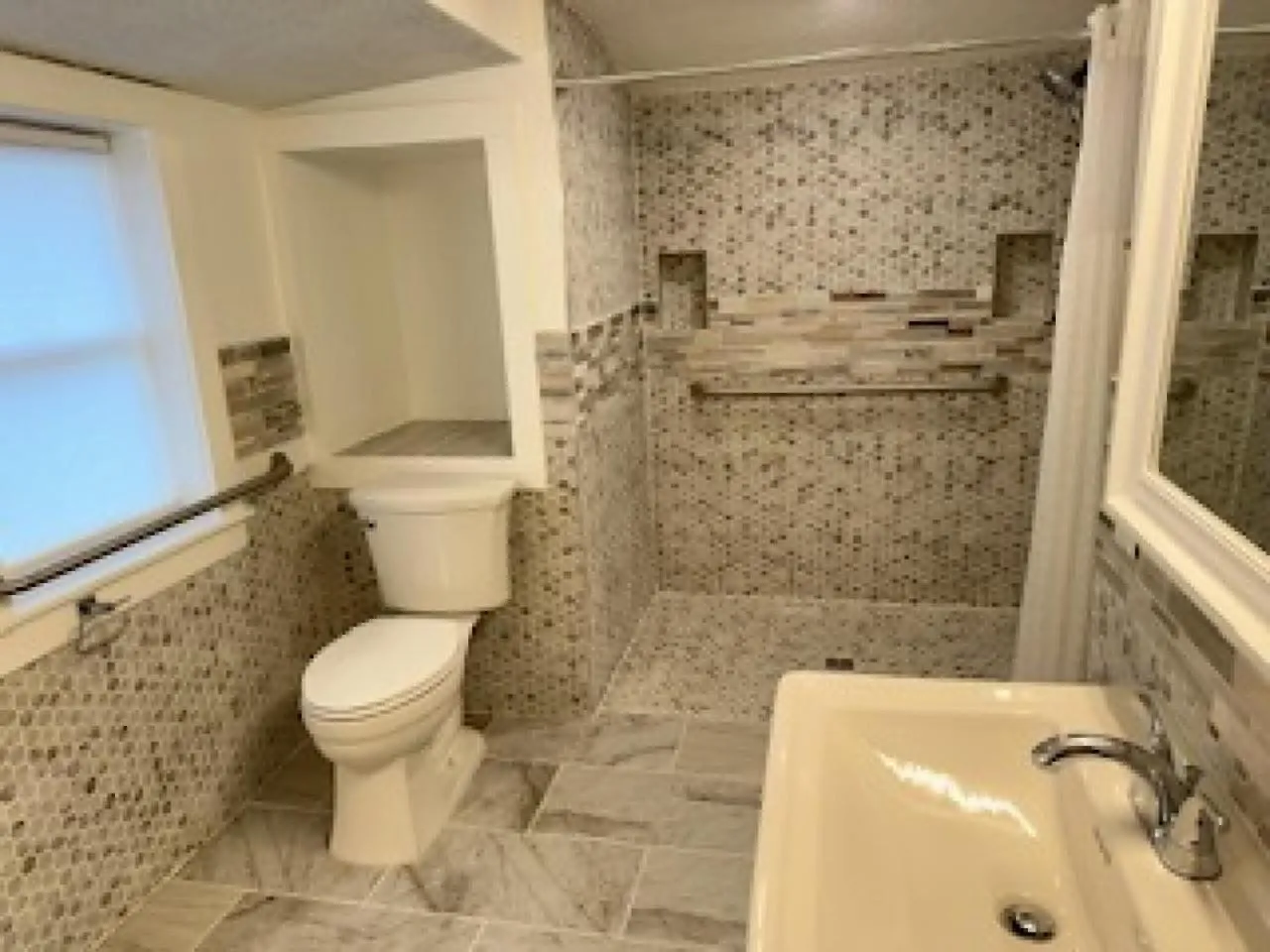 Shower in The Ridgeway Inn