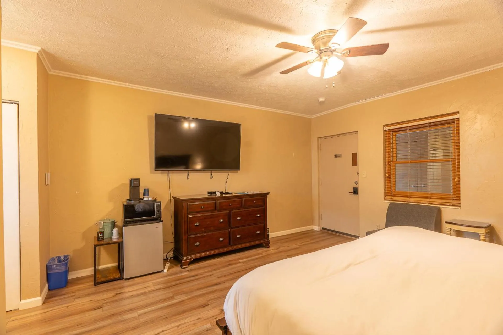 TV and multimedia in The Ridgeway Inn