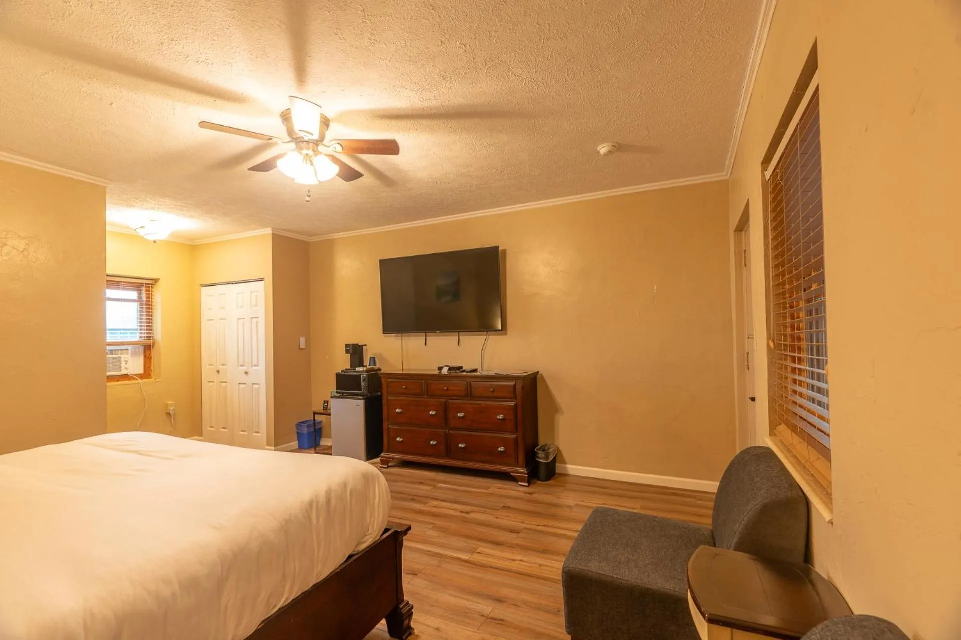 TV and multimedia in The Ridgeway Inn