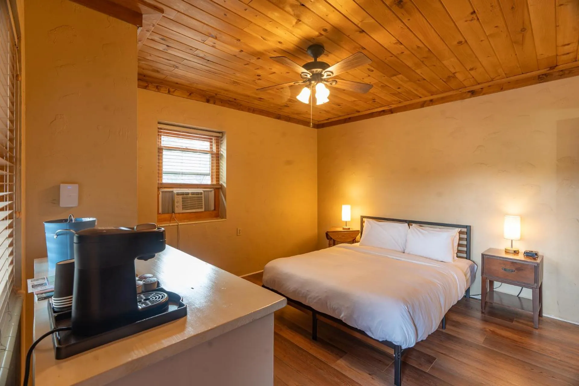 Photo of the whole room in The Ridgeway Inn