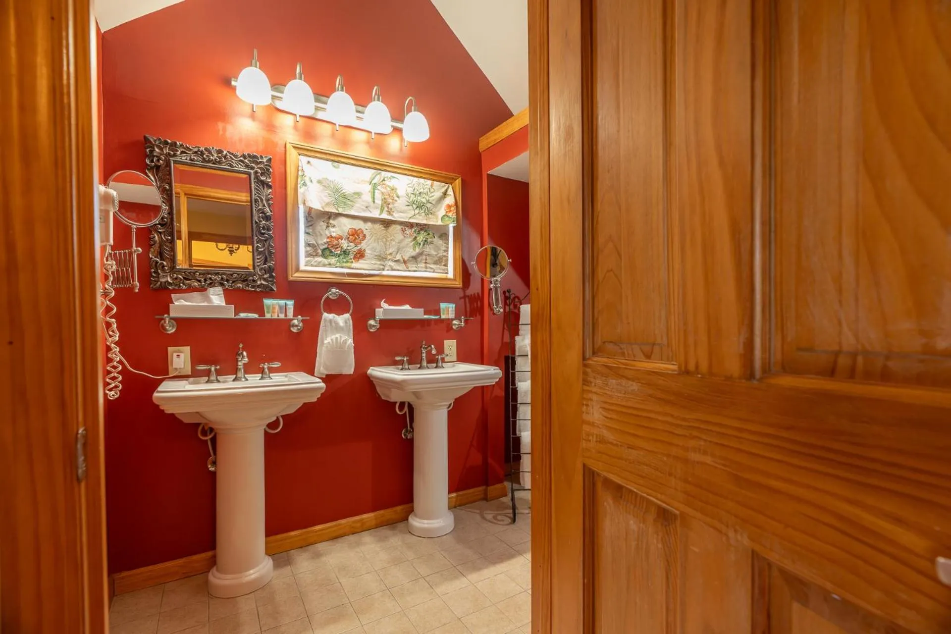 Bathroom in The Ridgeway Inn