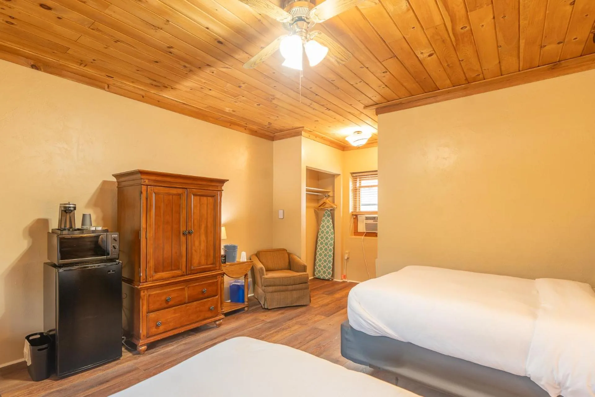 Seating area in The Ridgeway Inn