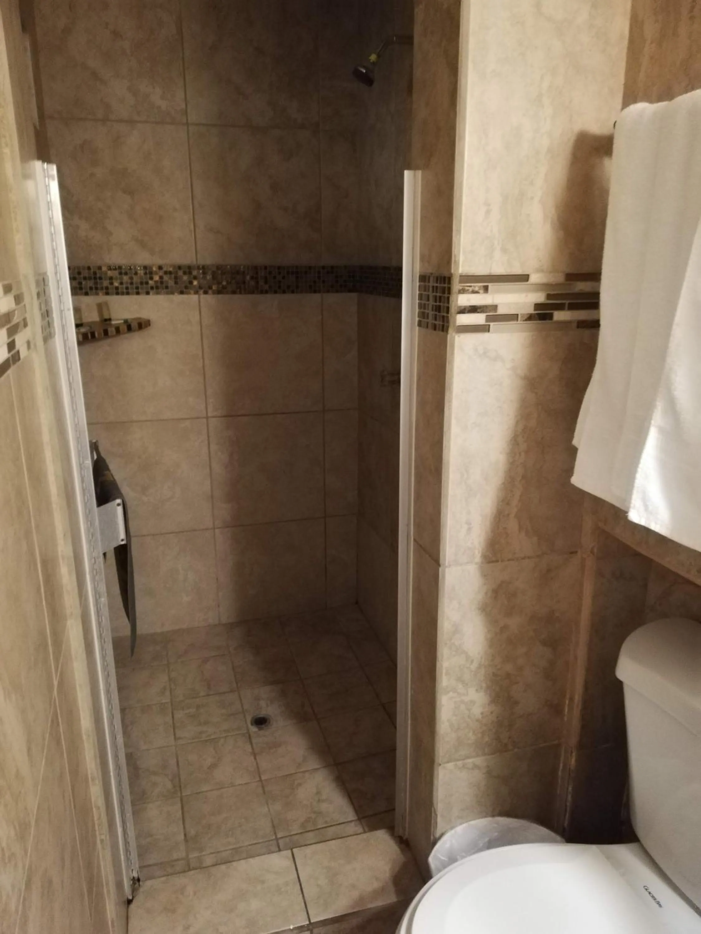 Shower in Suites Leon Rojo