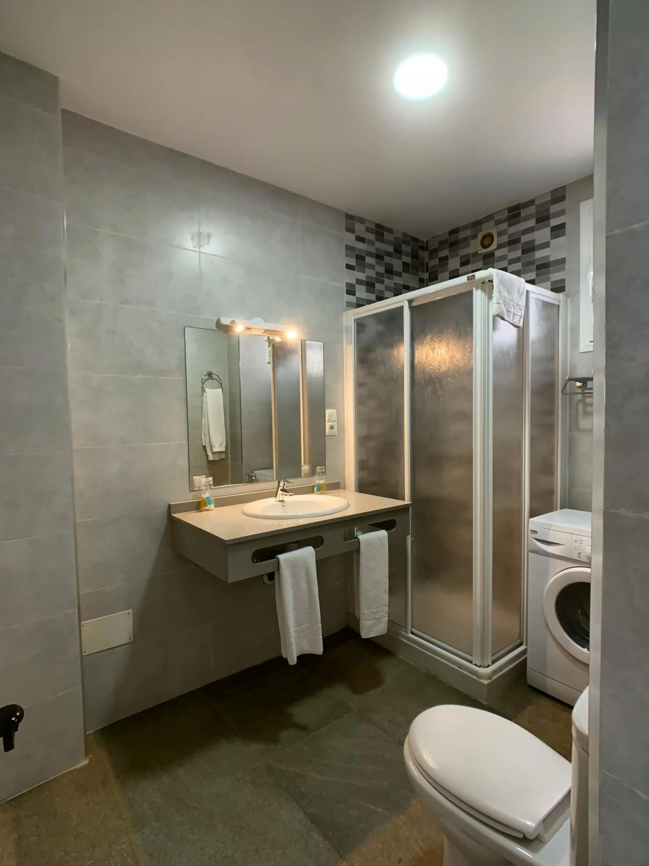 Bathroom in Apartamentos Perla Marina