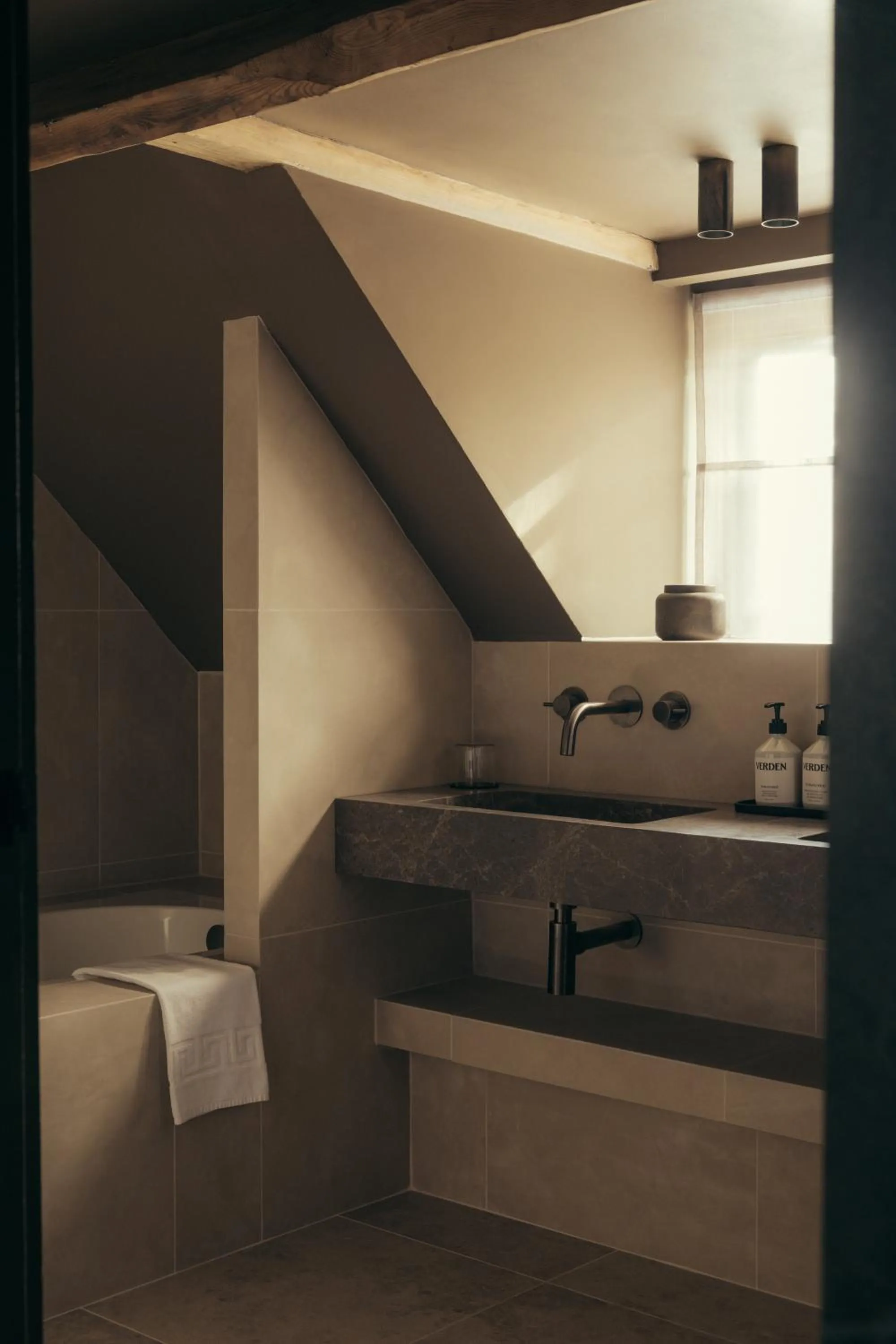 Bathroom in Hyll Hotel