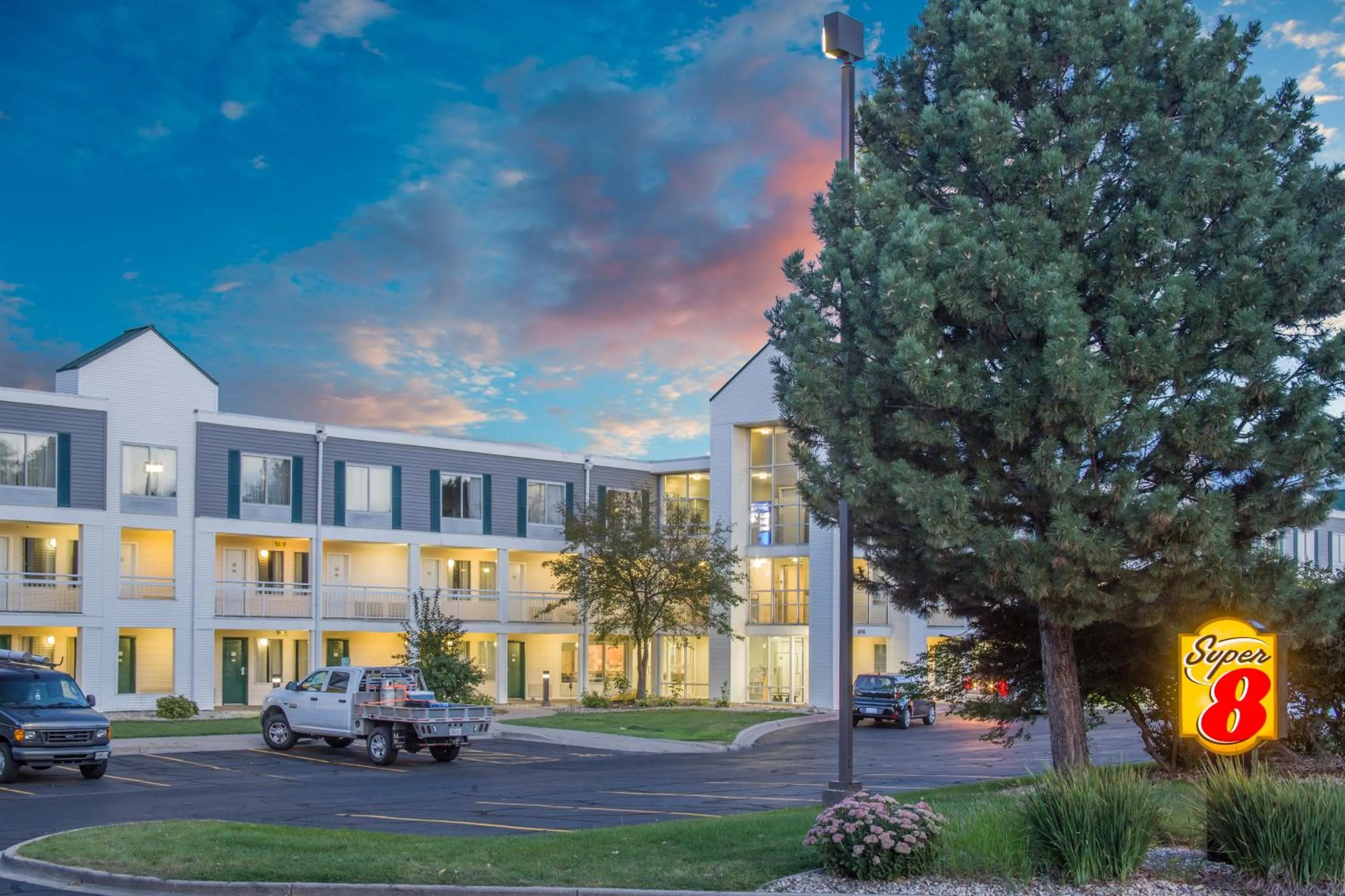 Facade/entrance, Property Building in Super 8 by Wyndham Madison East