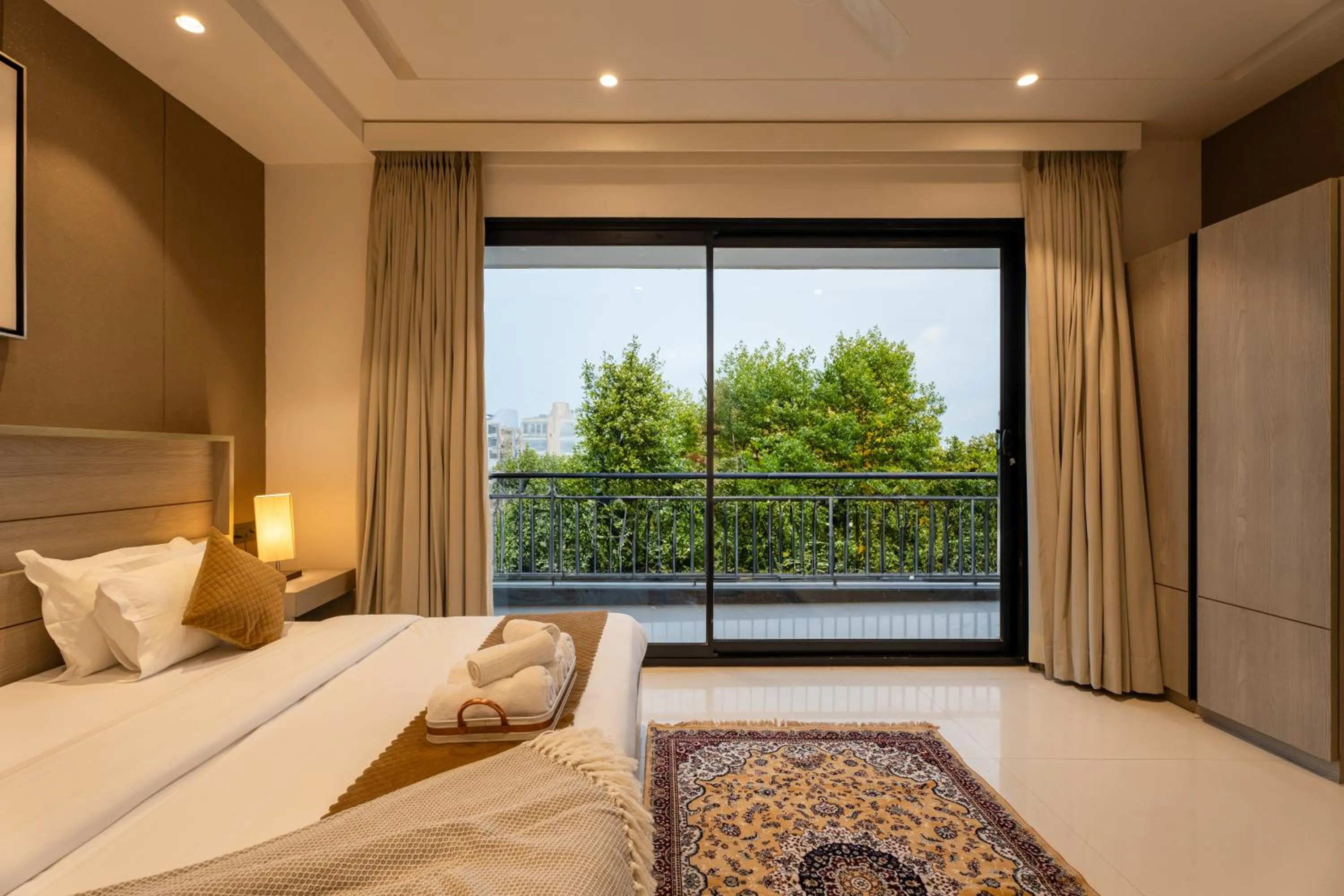 The Lodgers Luxury Hotel Near Golf Course Road Gurgaon