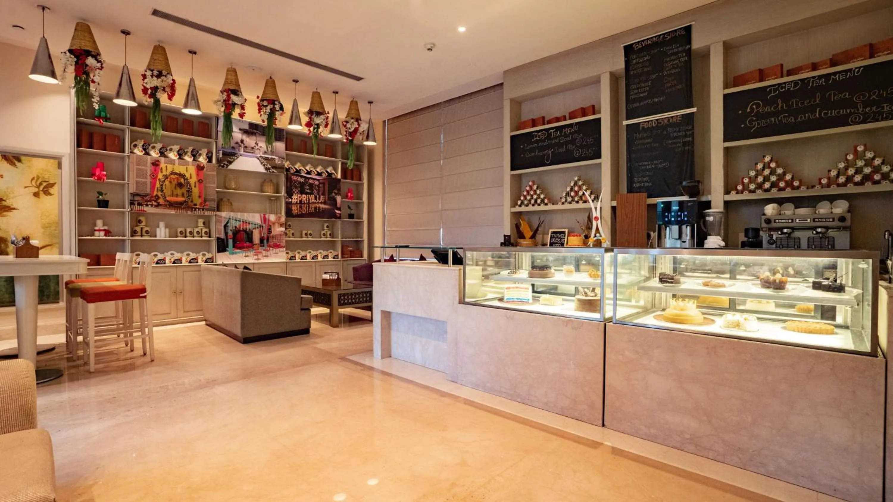 Restaurant/places to eat in DoubleTree by Hilton Agra