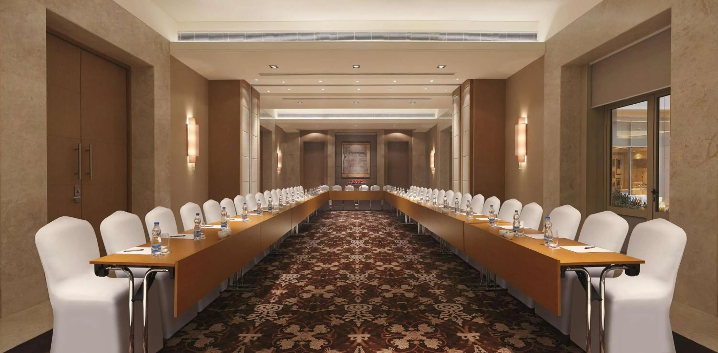 Meeting/conference room in DoubleTree by Hilton Agra