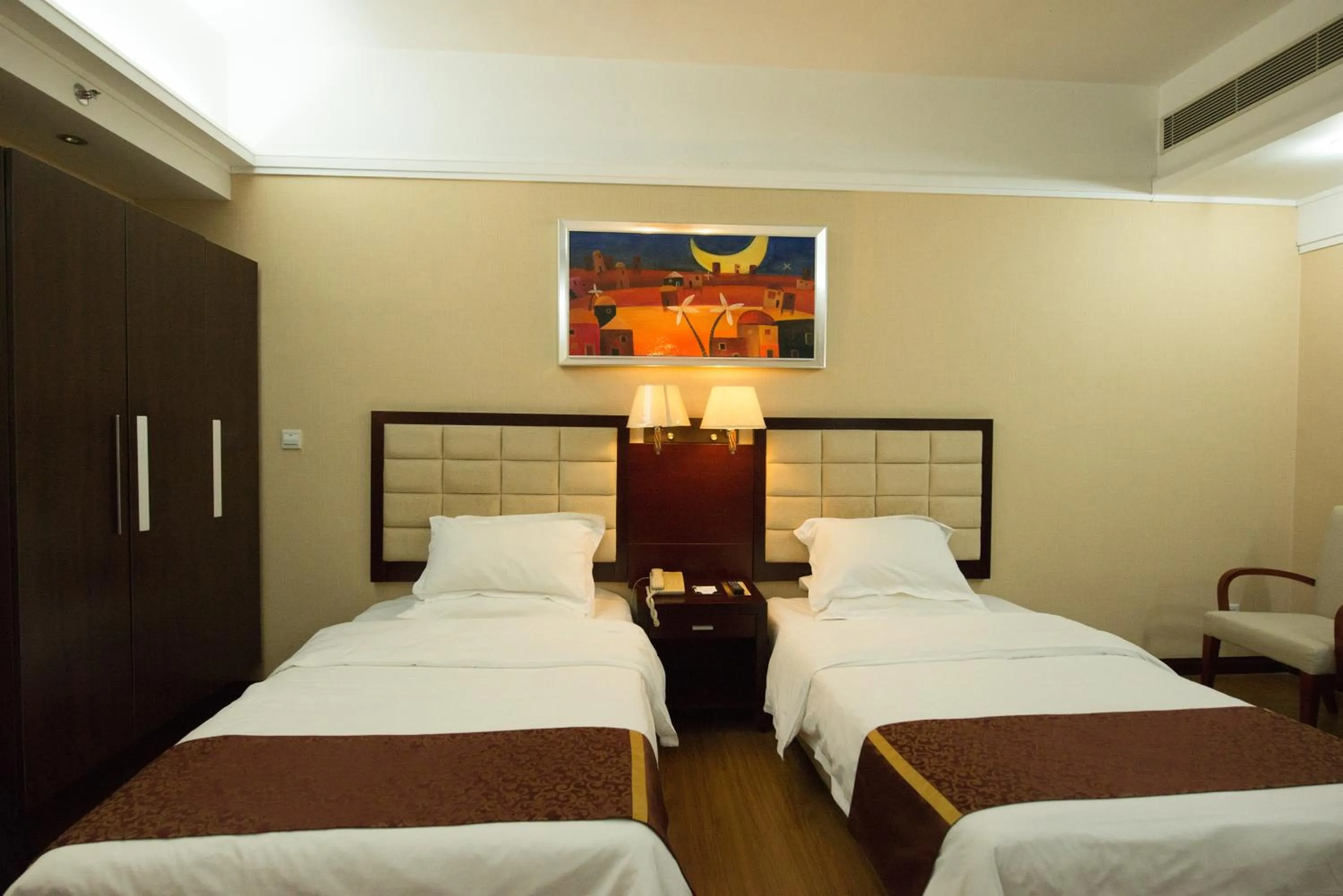 bunk bed, Bed in 悦丰酒店广州银丰国际公寓北站店