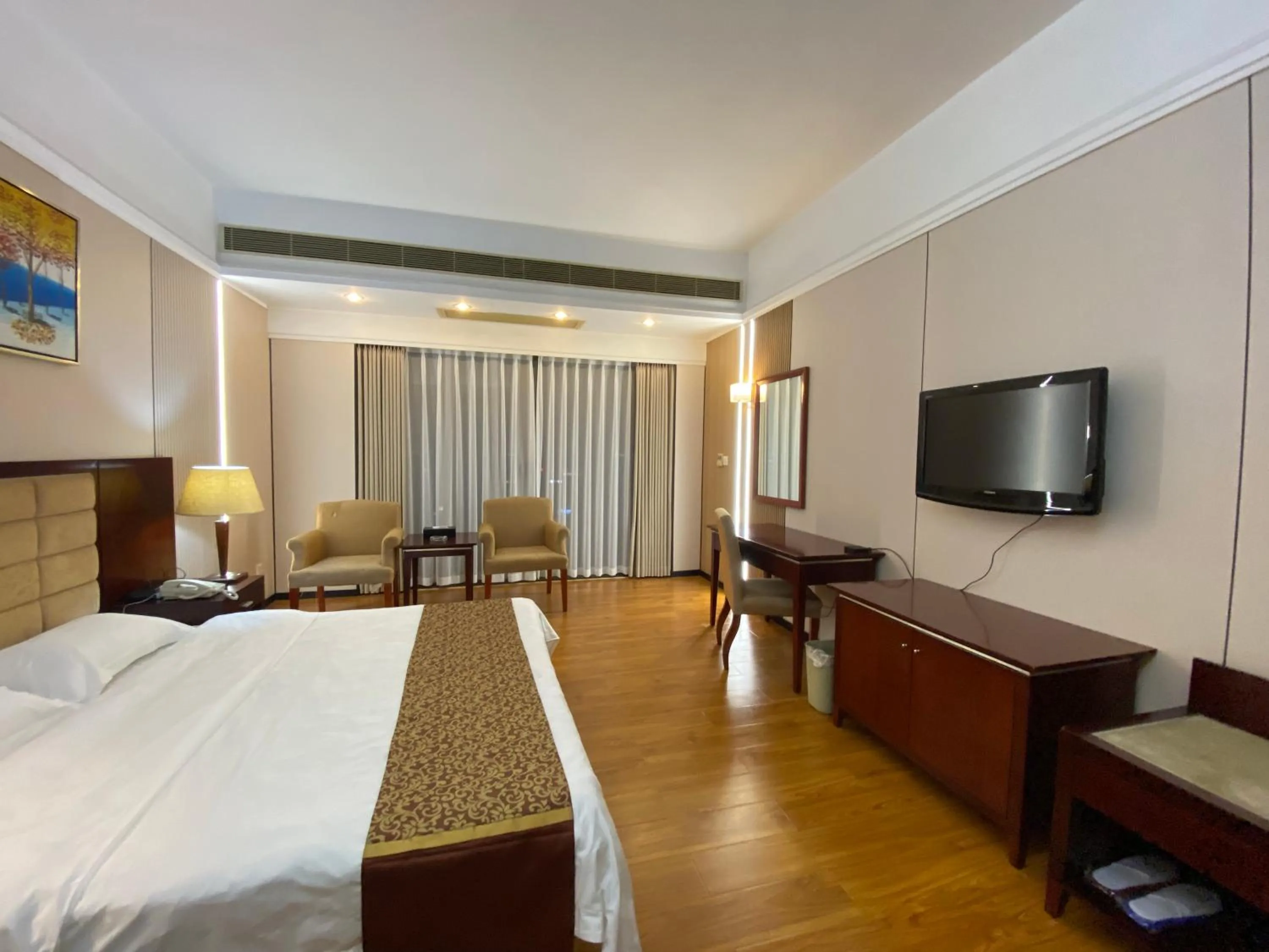 bunk bed, TV/Entertainment Center in 悦丰酒店广州银丰国际公寓北站店