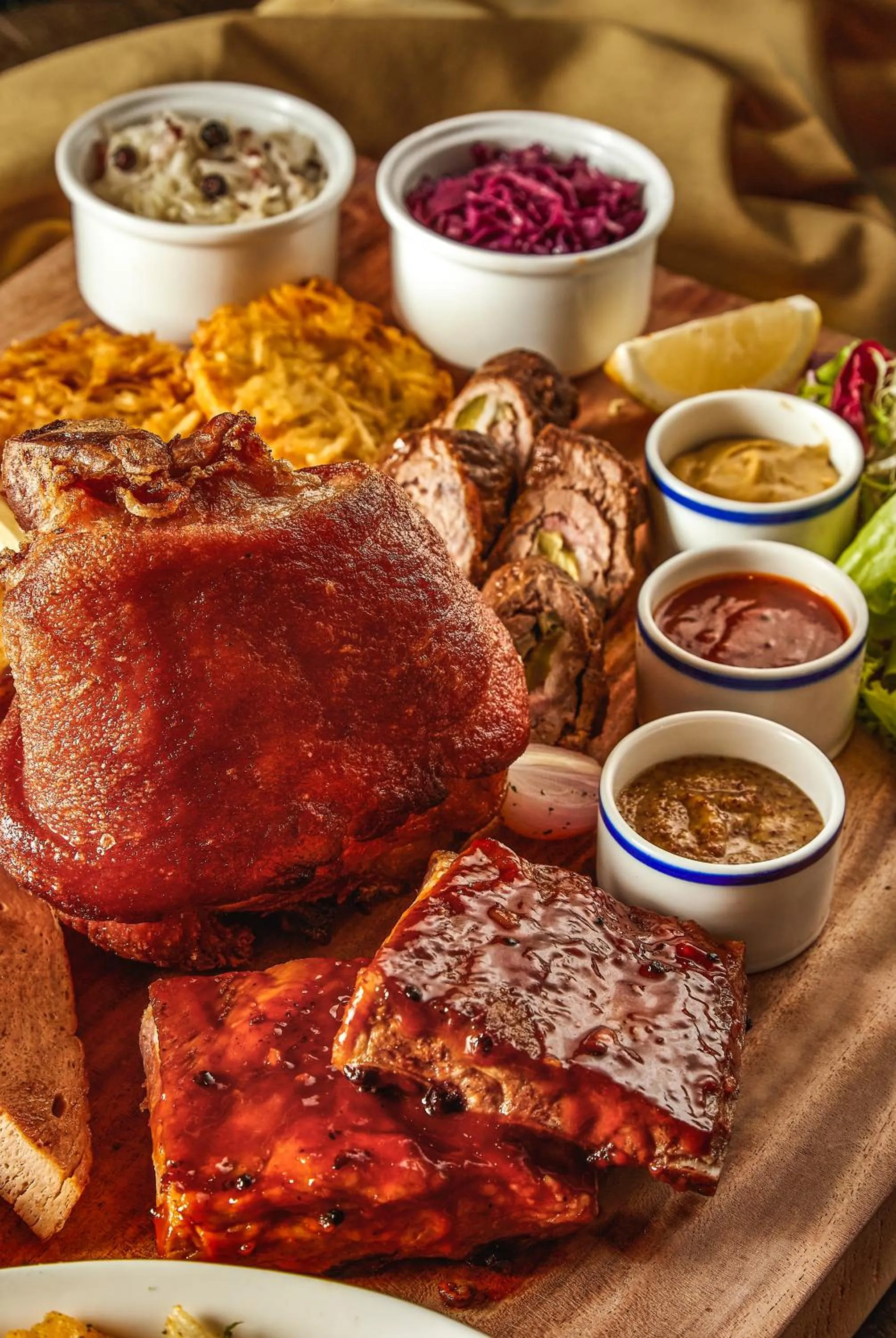 Restaurant/places to eat in Daeha Serviced Apartment