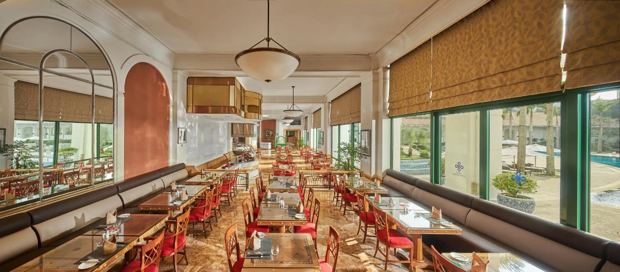 Restaurant/places to eat in Daeha Serviced Apartment