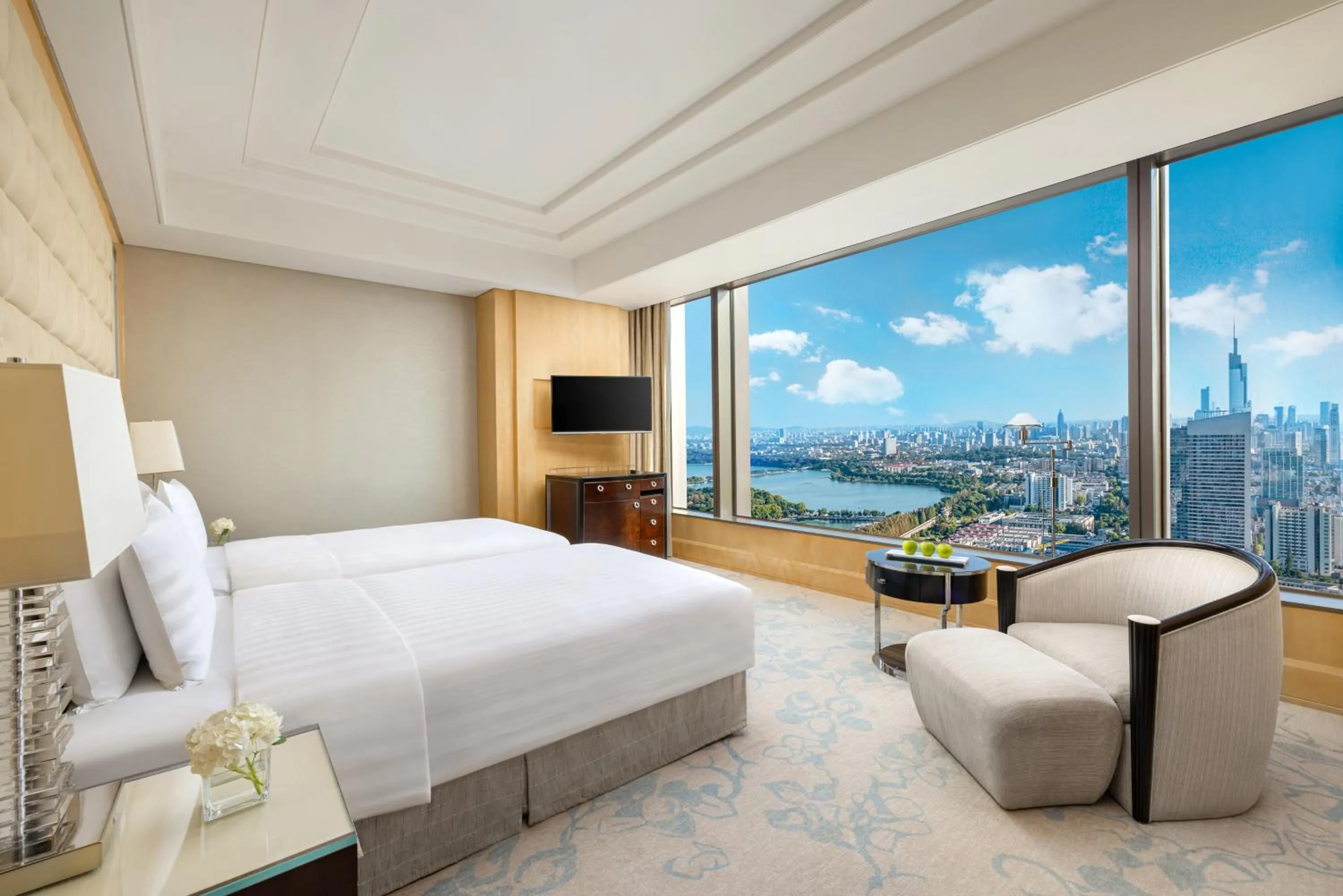 Bedroom, Bed in Shangri-La Nanjing