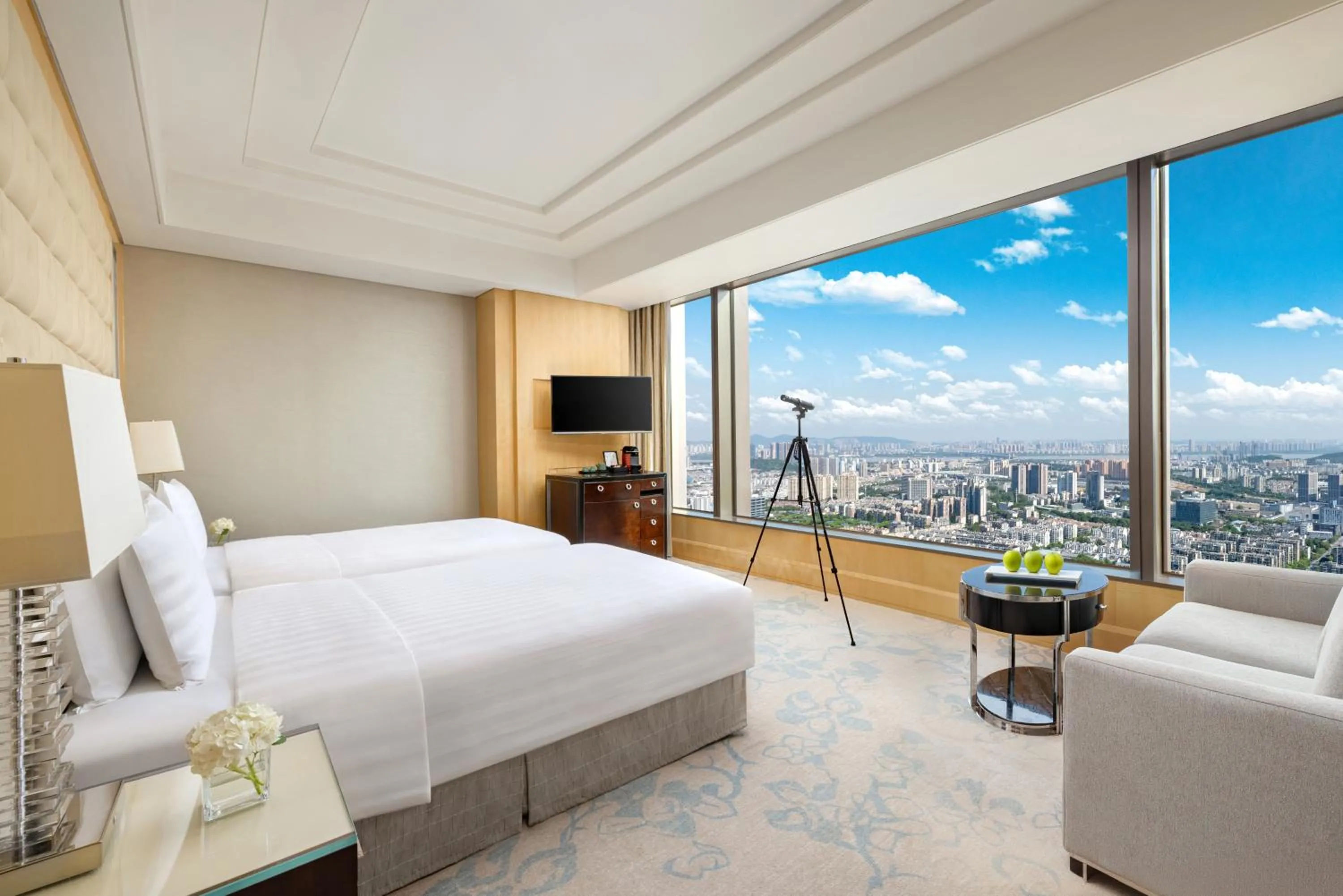 Bed in Shangri-La Nanjing