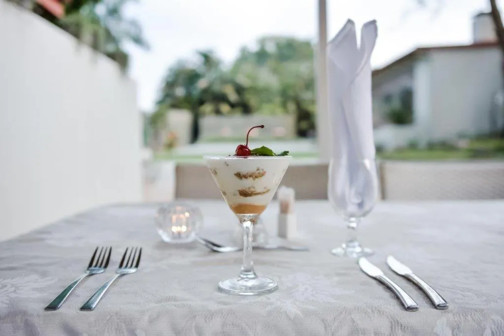 Restaurant/places to eat in Elegant Lodge & Conference Center