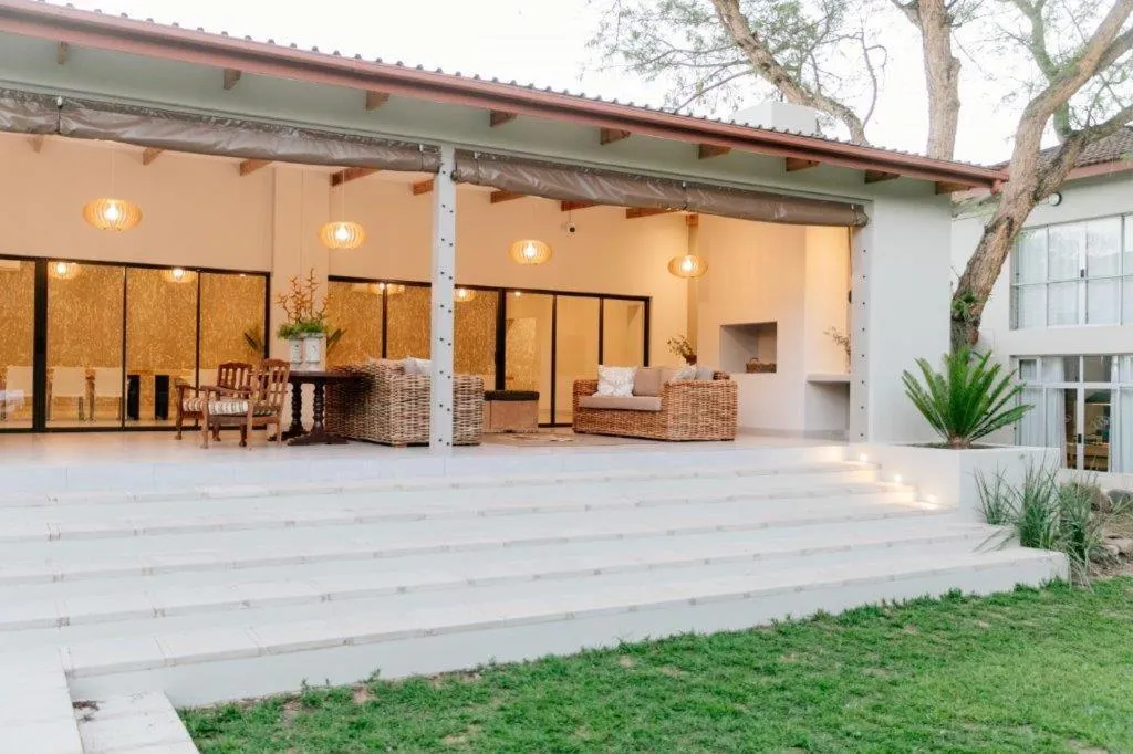 Patio in Elegant Lodge & Conference Center