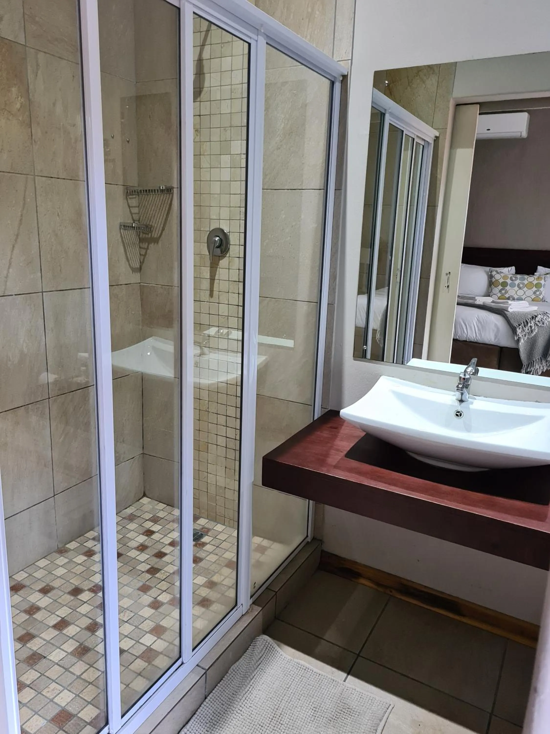 Bathroom in Elegant Lodge & Conference Center
