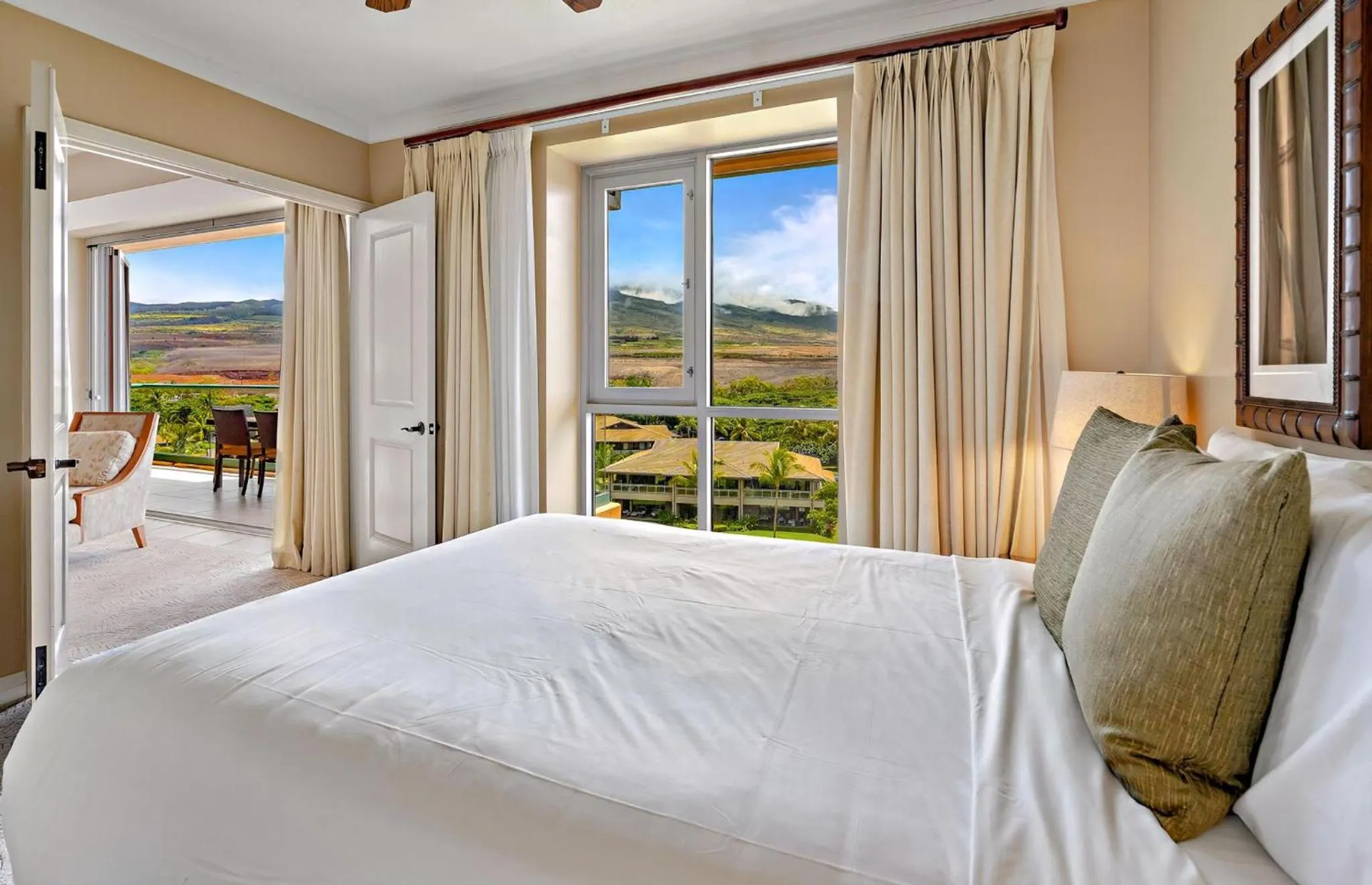 Property building, Bed in Honua Kai Resort And Spa By Maui Resort Rentals