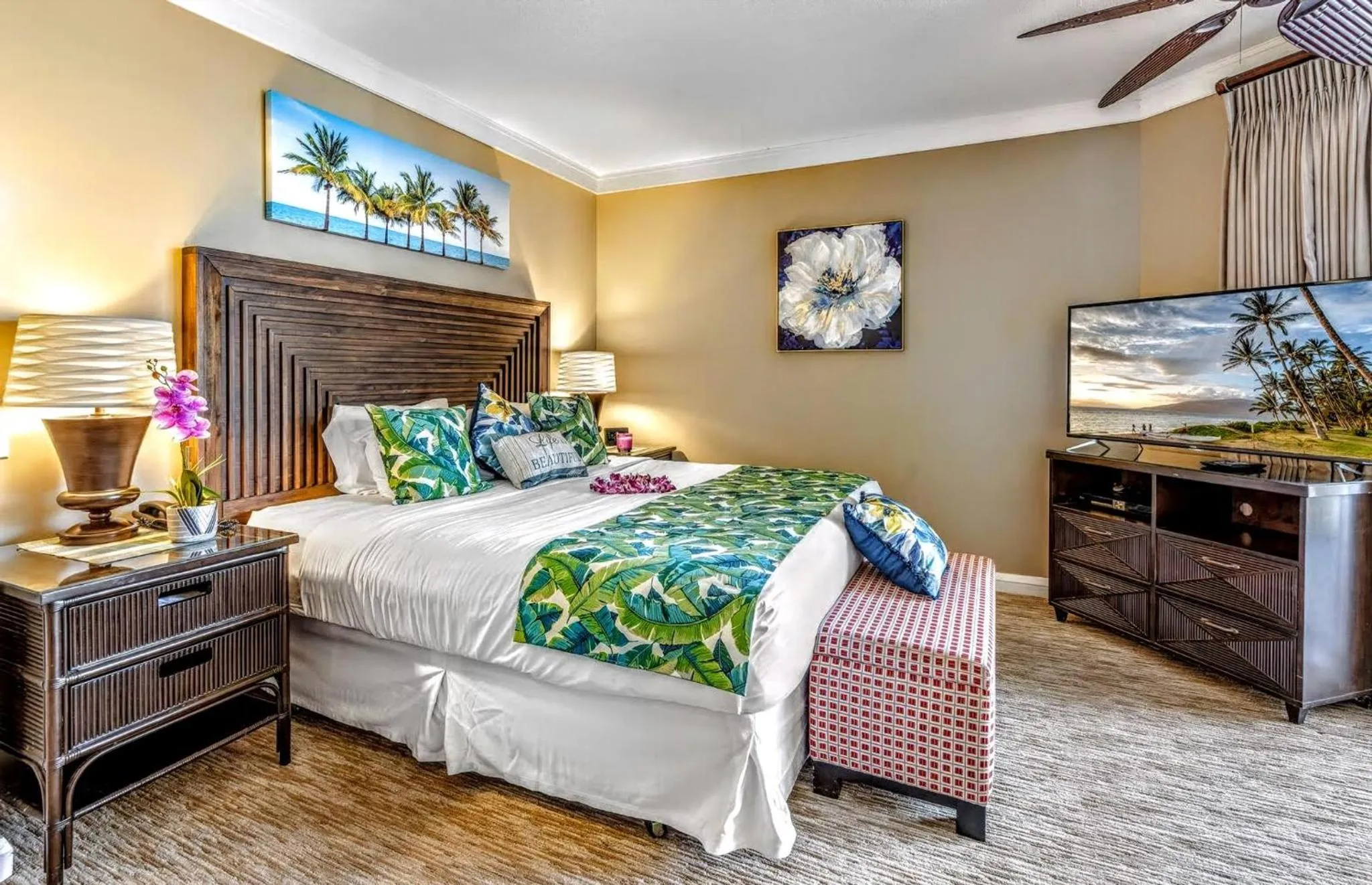 Property building, Bed in Honua Kai Resort And Spa By Maui Resort Rentals