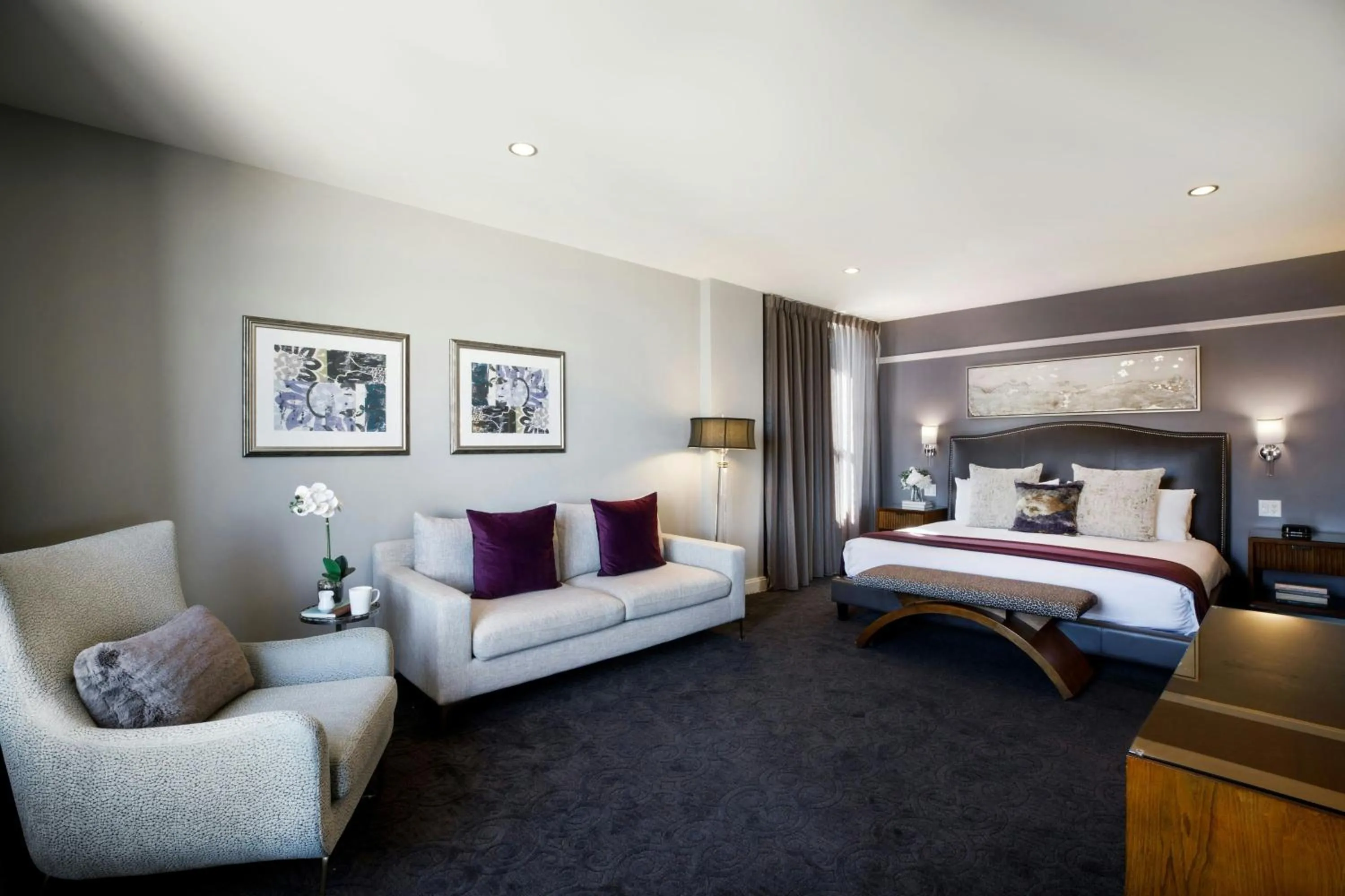 Photo of the whole room, Bed in Ambassador Hotel Wichita, Autograph Collection