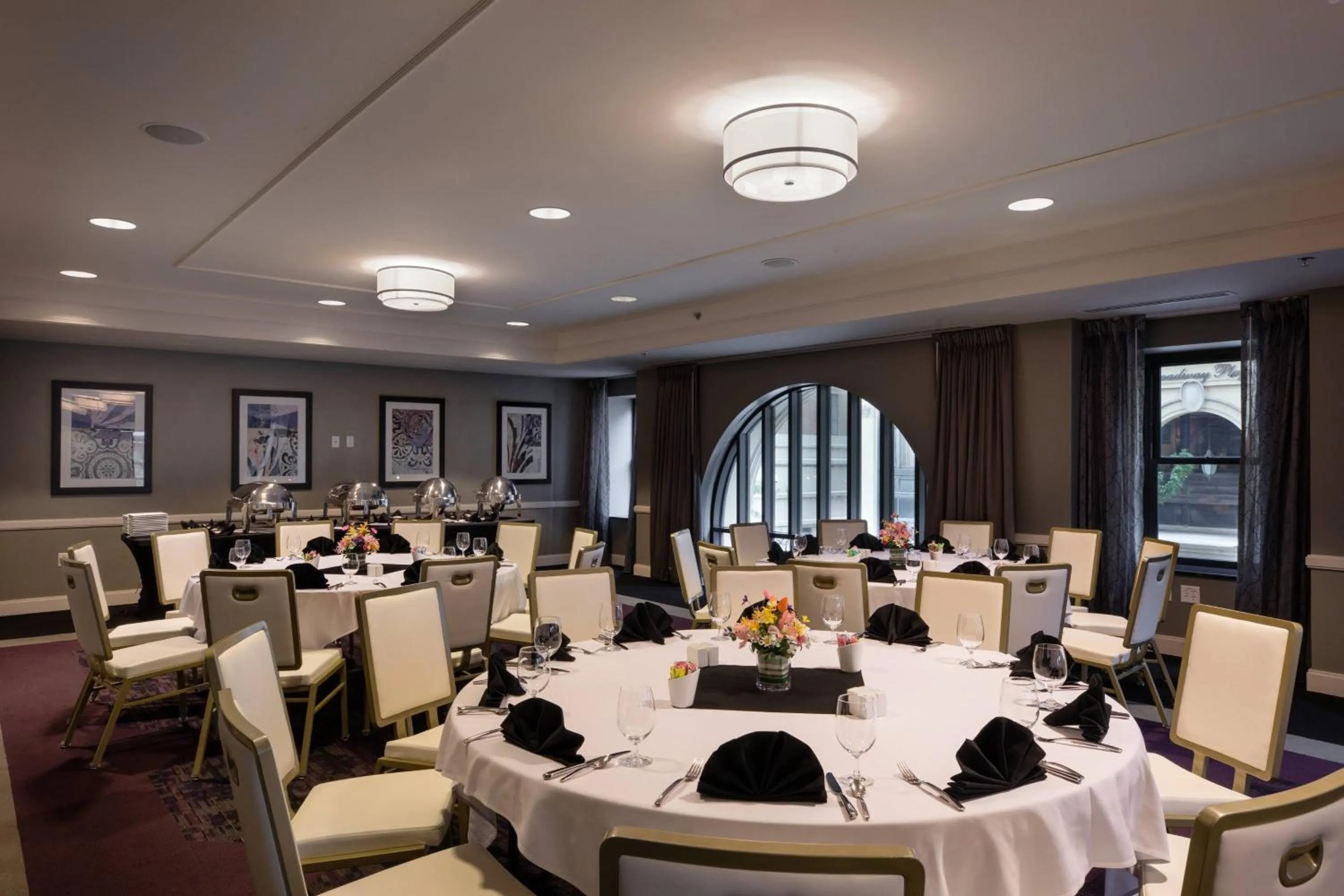 Meeting/conference room in Ambassador Hotel Wichita, Autograph Collection