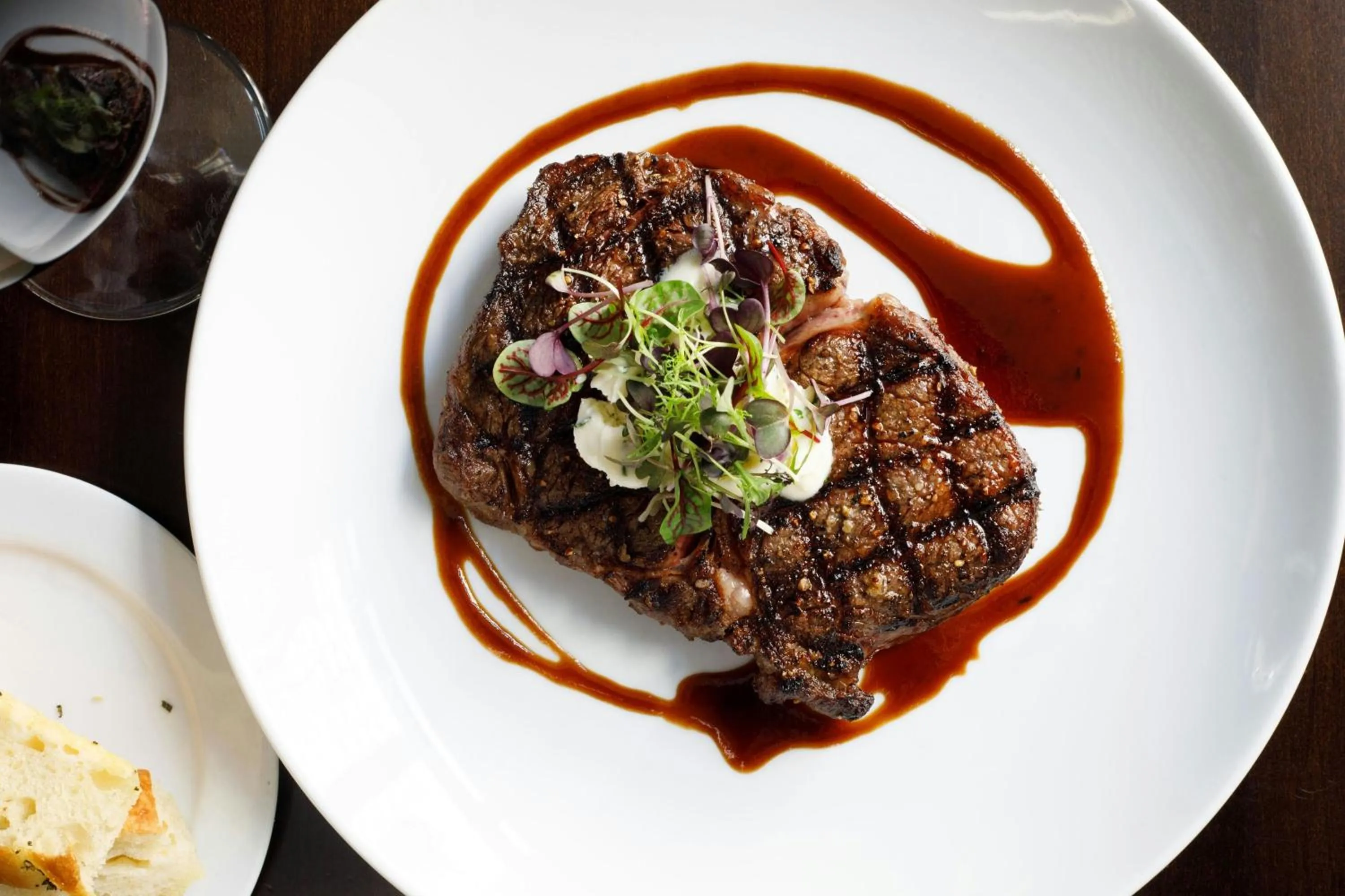 Restaurant/places to eat in Ambassador Hotel Wichita, Autograph Collection