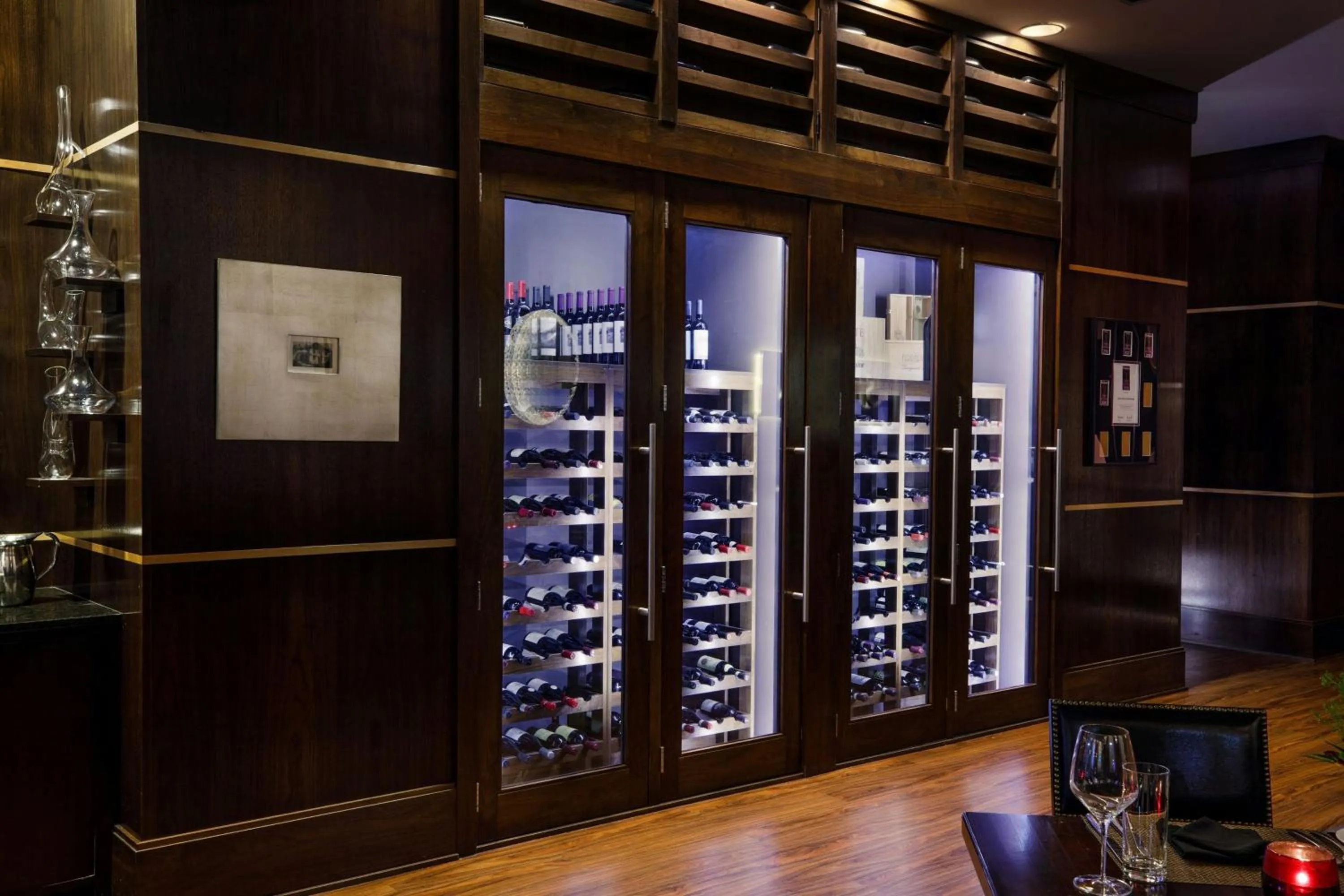 Restaurant/places to eat in Ambassador Hotel Wichita, Autograph Collection