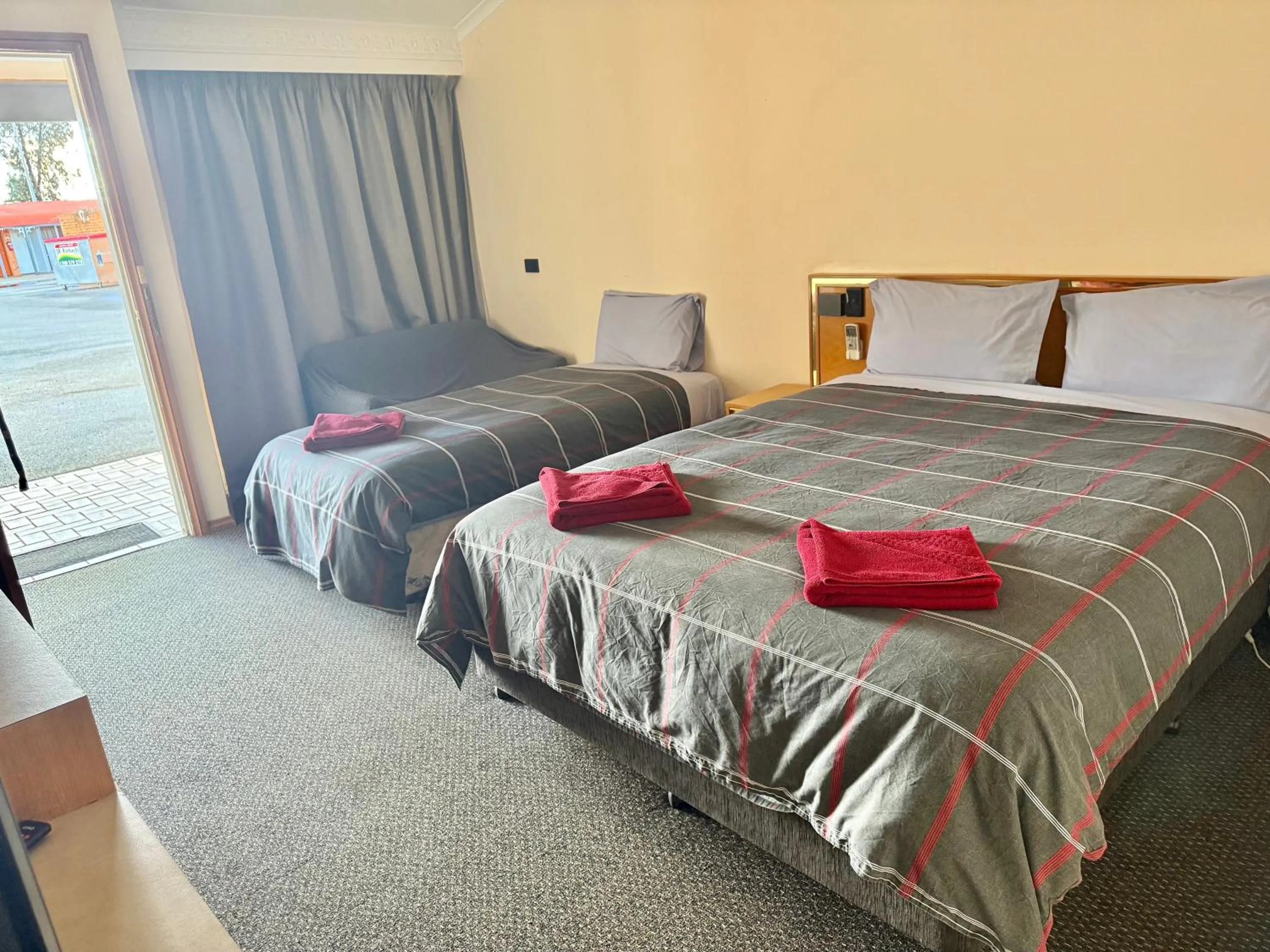 Bed in True blue Motor Inn