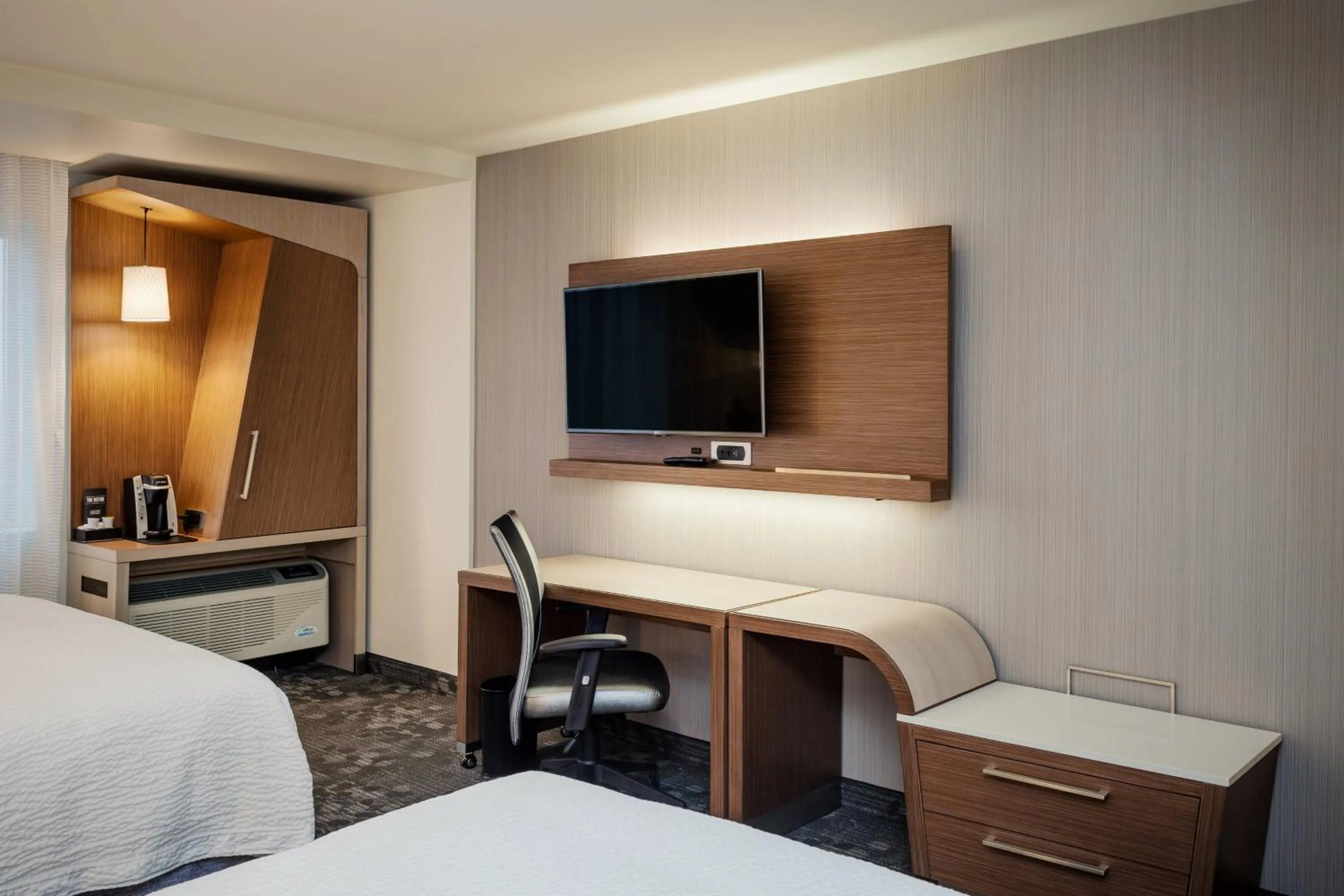 Photo of the whole room, Bed in Courtyard by Marriott Walla Walla