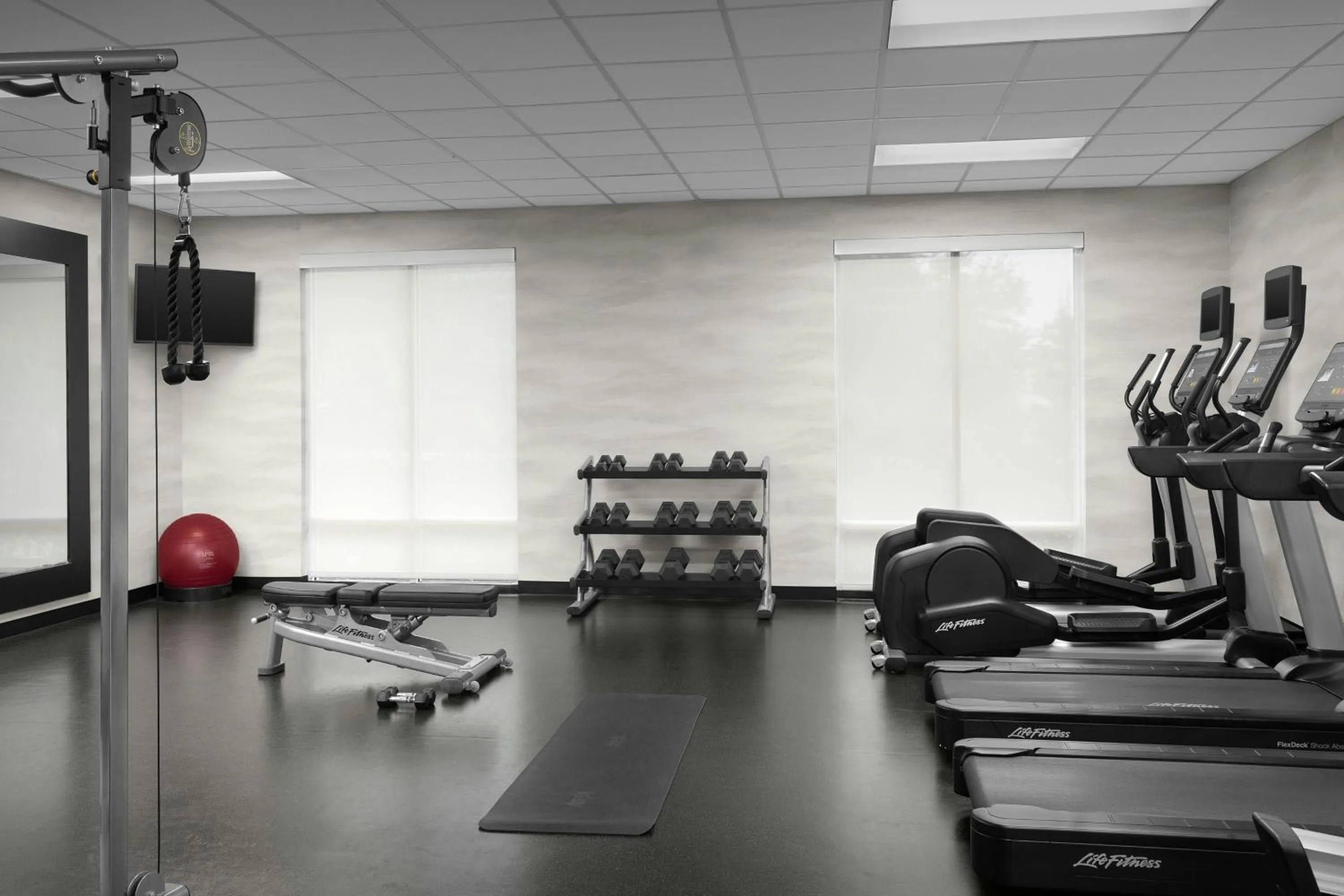 Fitness centre/facilities in Fairfield Inn & Suites by Marriott Fayetteville North
