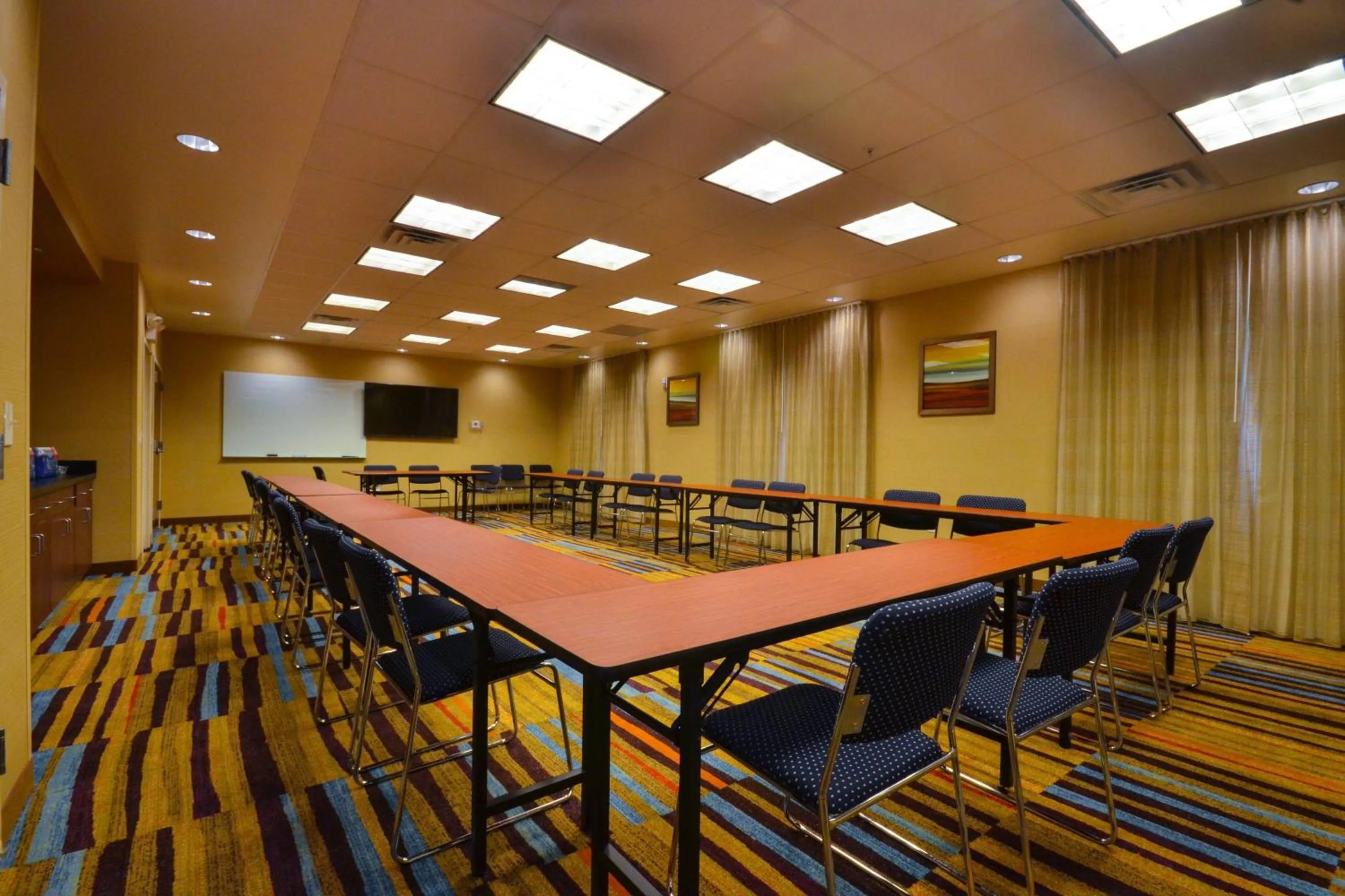 Meeting/conference room in Fairfield Inn & Suites by Marriott St. Louis Pontoon Beach/Granite City, IL