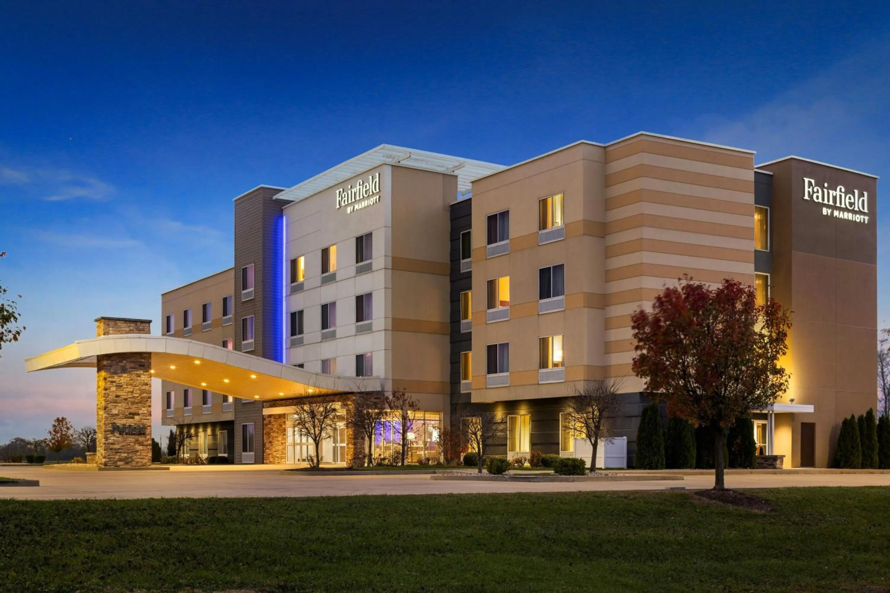 Property building in Fairfield Inn & Suites by Marriott St. Louis Pontoon Beach/Granite City, IL