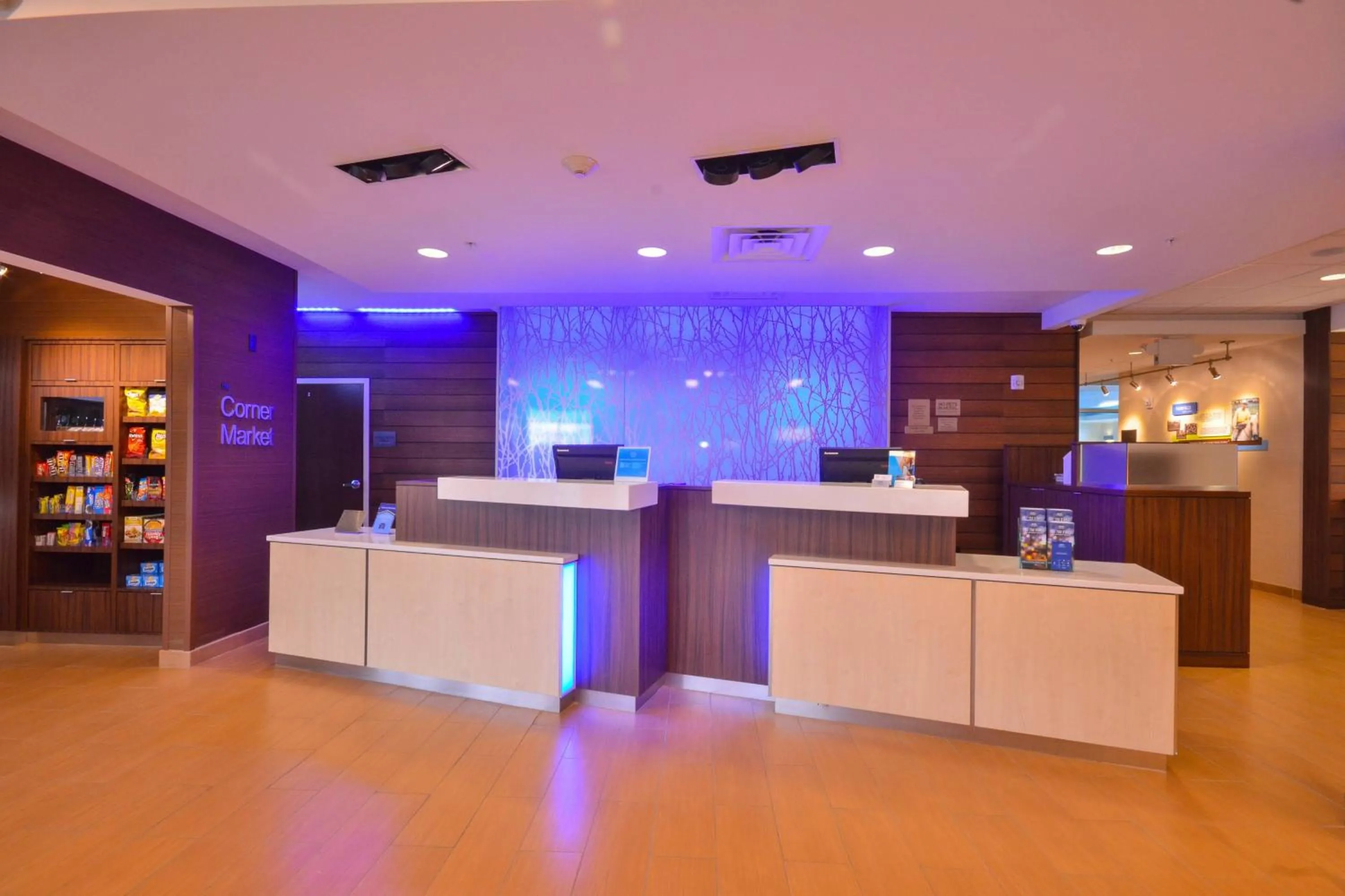 Lobby or reception in Fairfield Inn & Suites by Marriott St. Louis Pontoon Beach/Granite City, IL