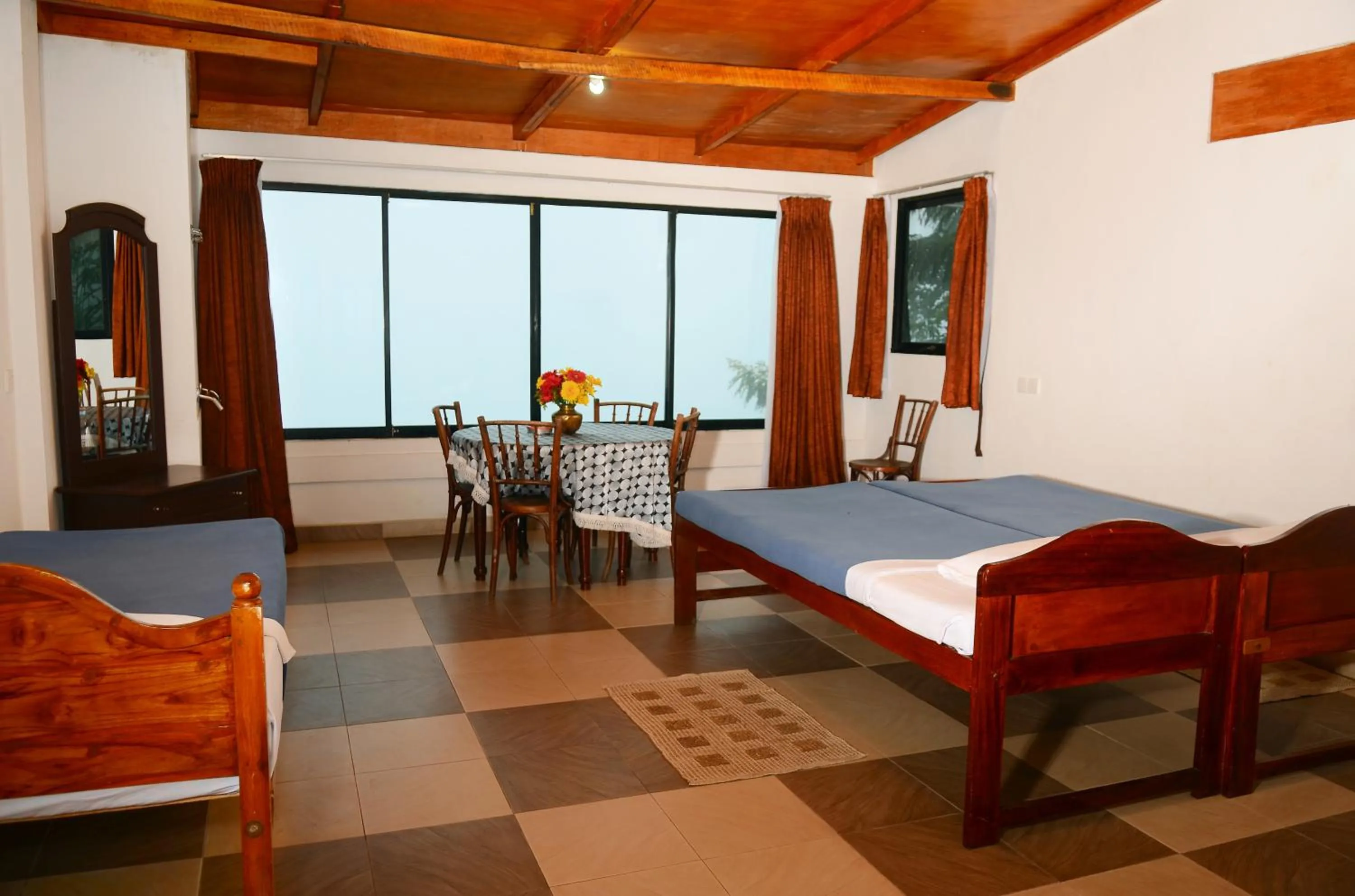 Photo of the whole room in Ella Gap Panorama