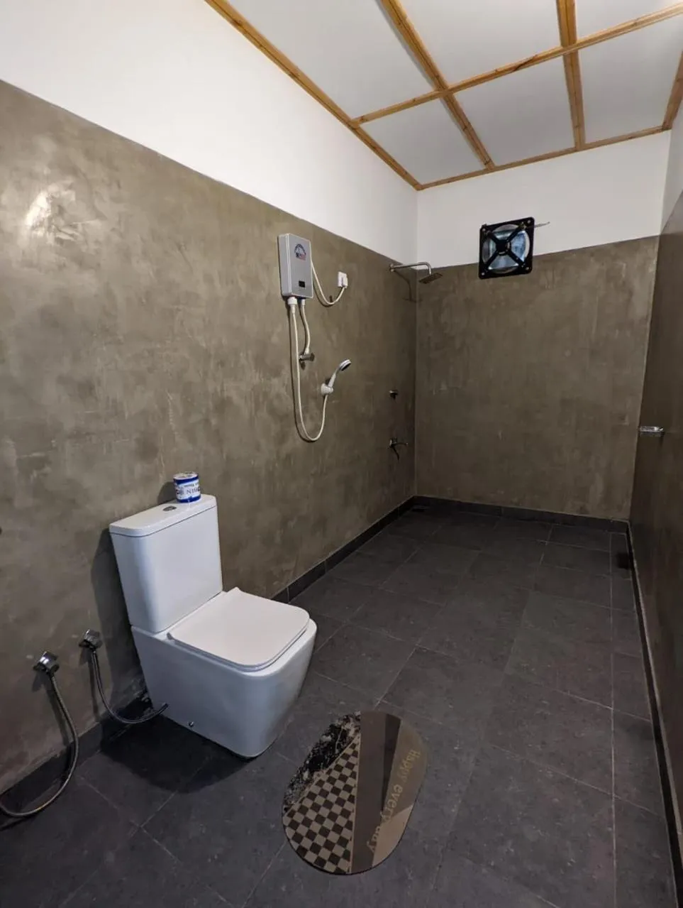 Bathroom in Eco Hotel Black & White - Anuradhapura